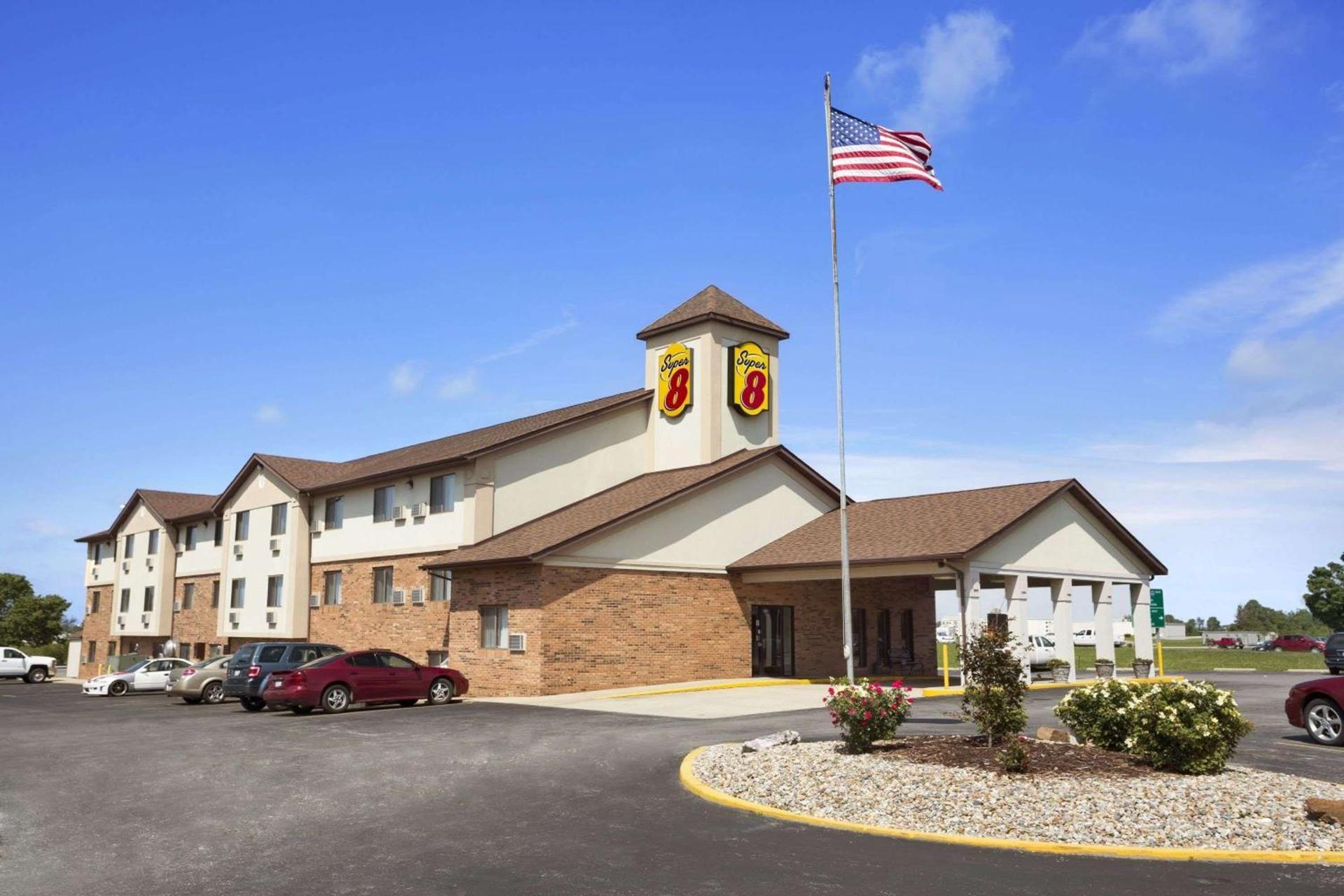 Super 8 by Wyndham Mount Vernon, IL photo 2
