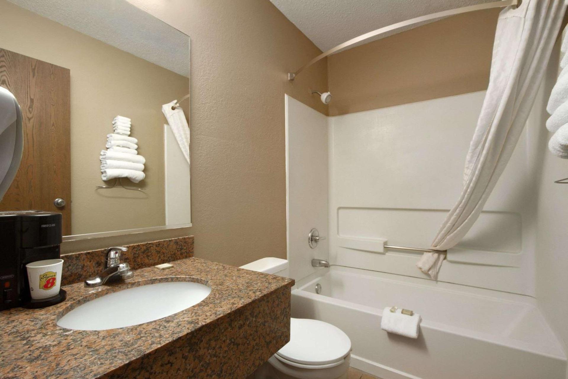 Super 8 by Wyndham Homewood Birmingham Area photo 6