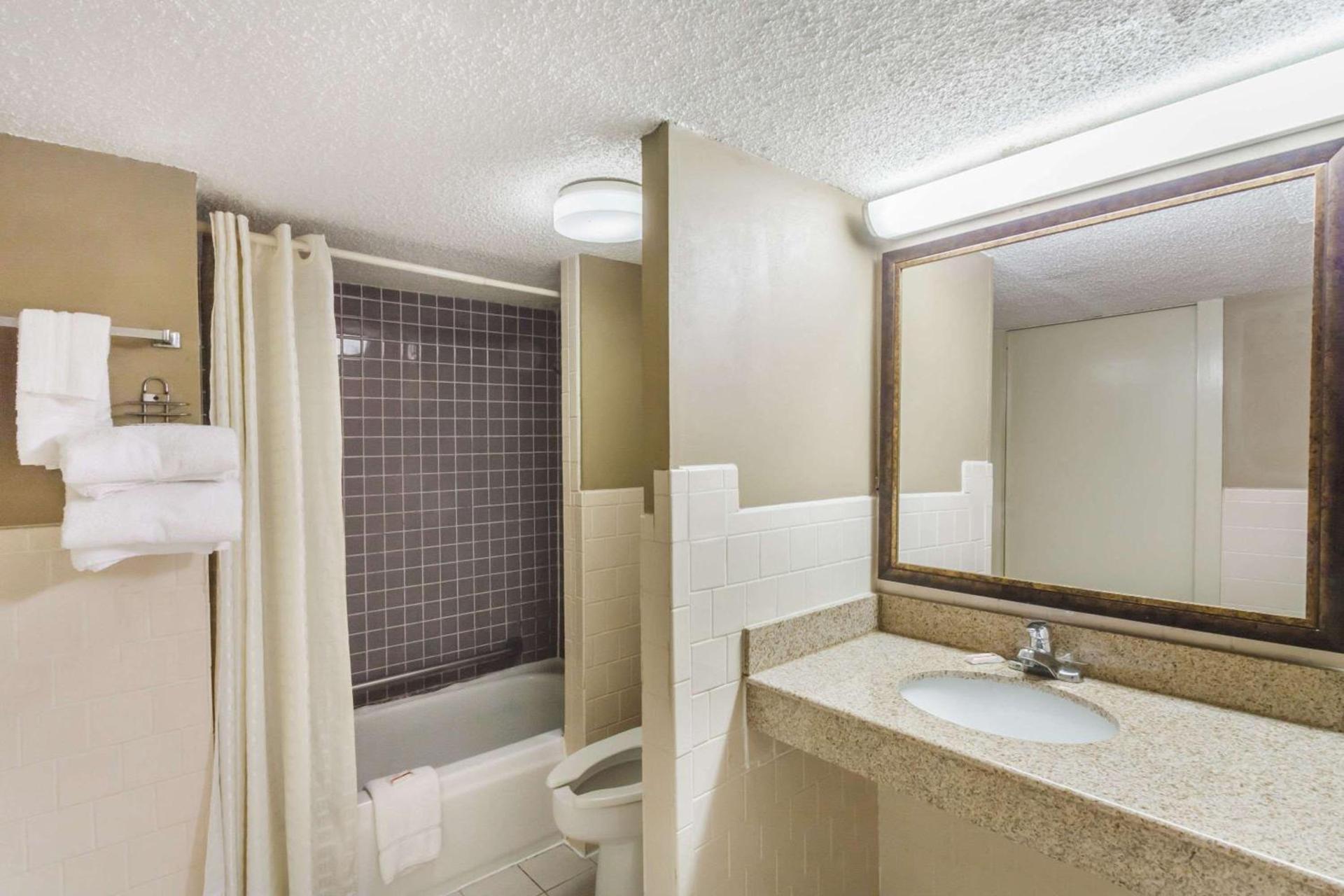 Knights Inn Lebanon photo 8