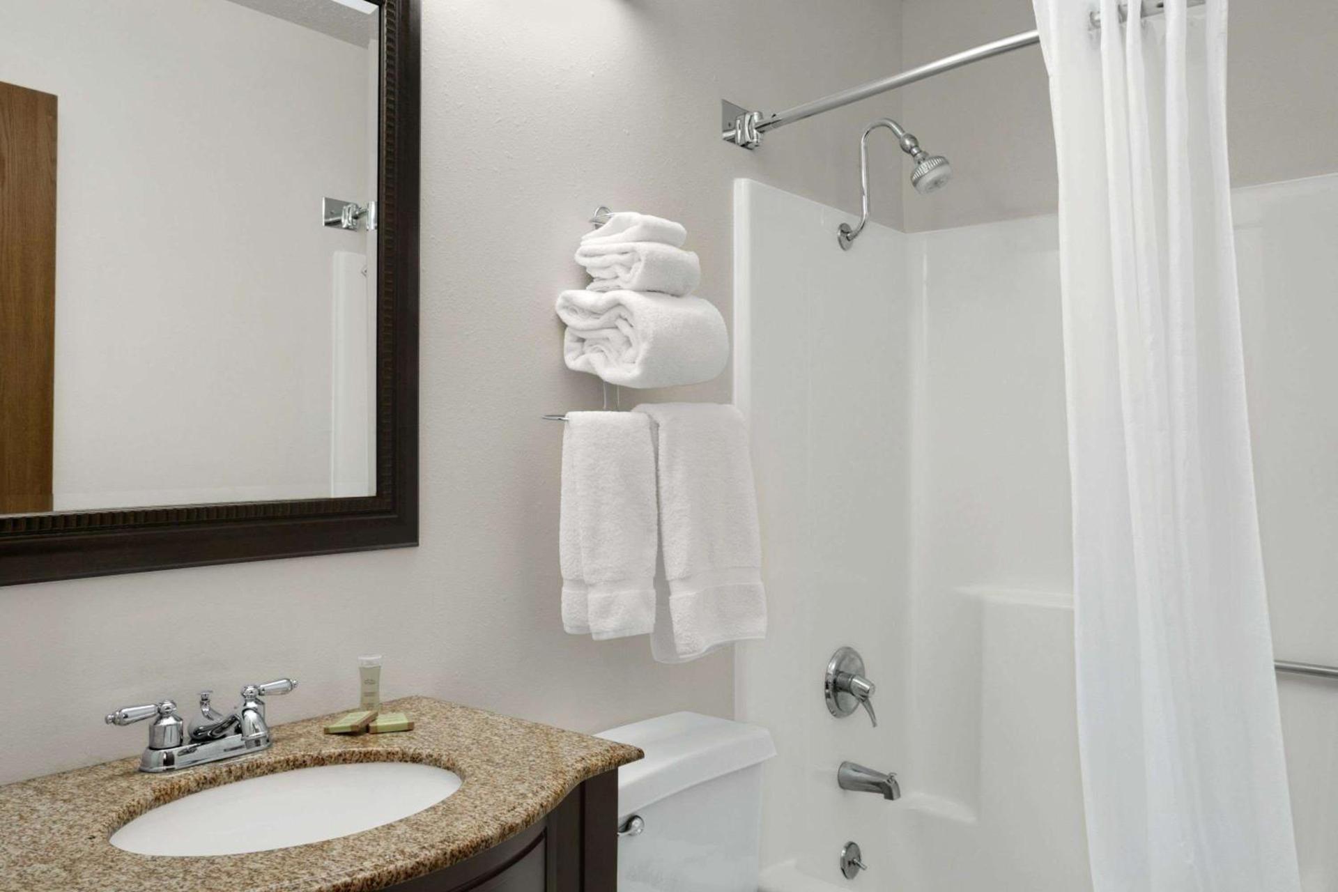 Super 8 by Wyndham Washington photo 6