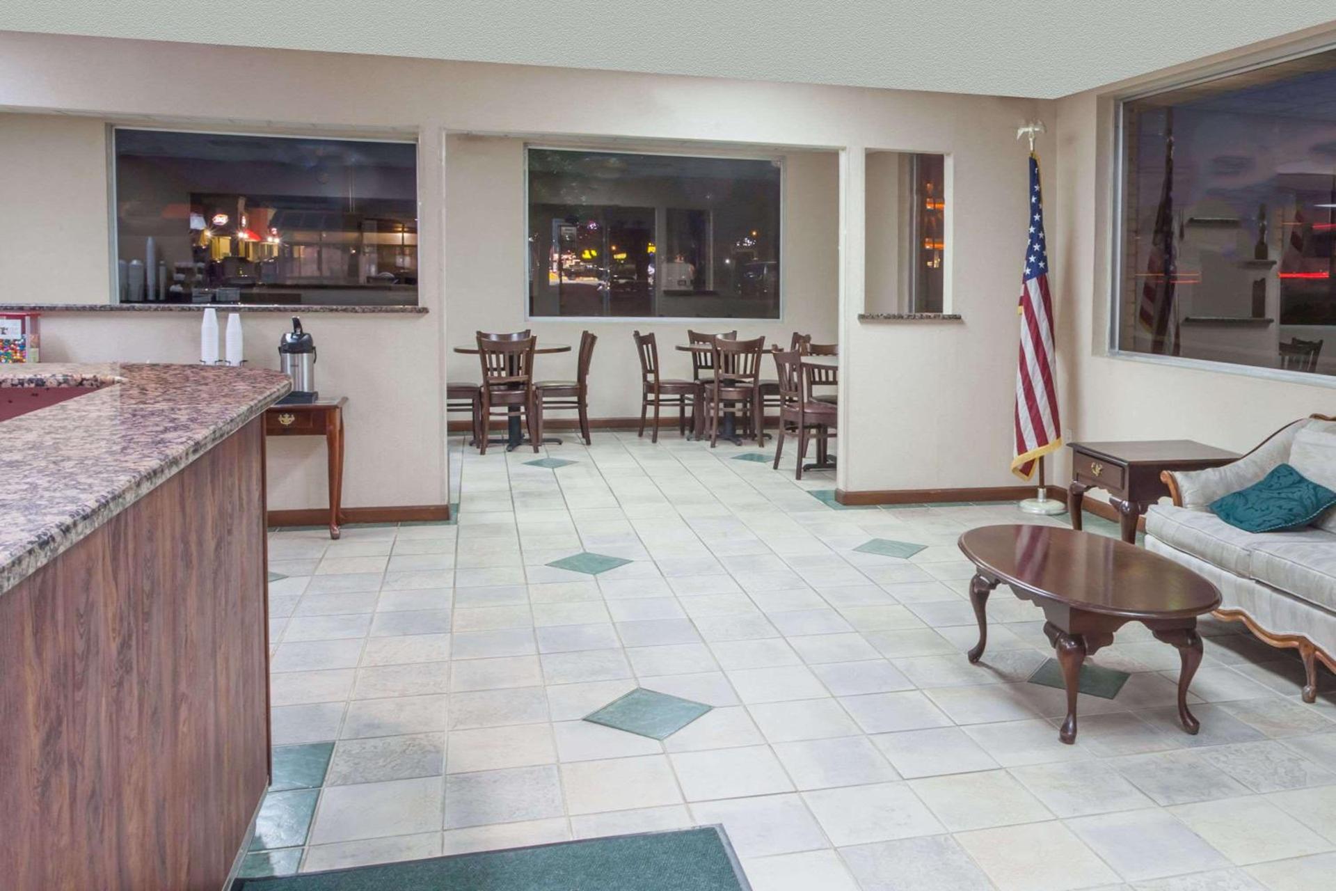 Knights Inn Lebanon photo 2