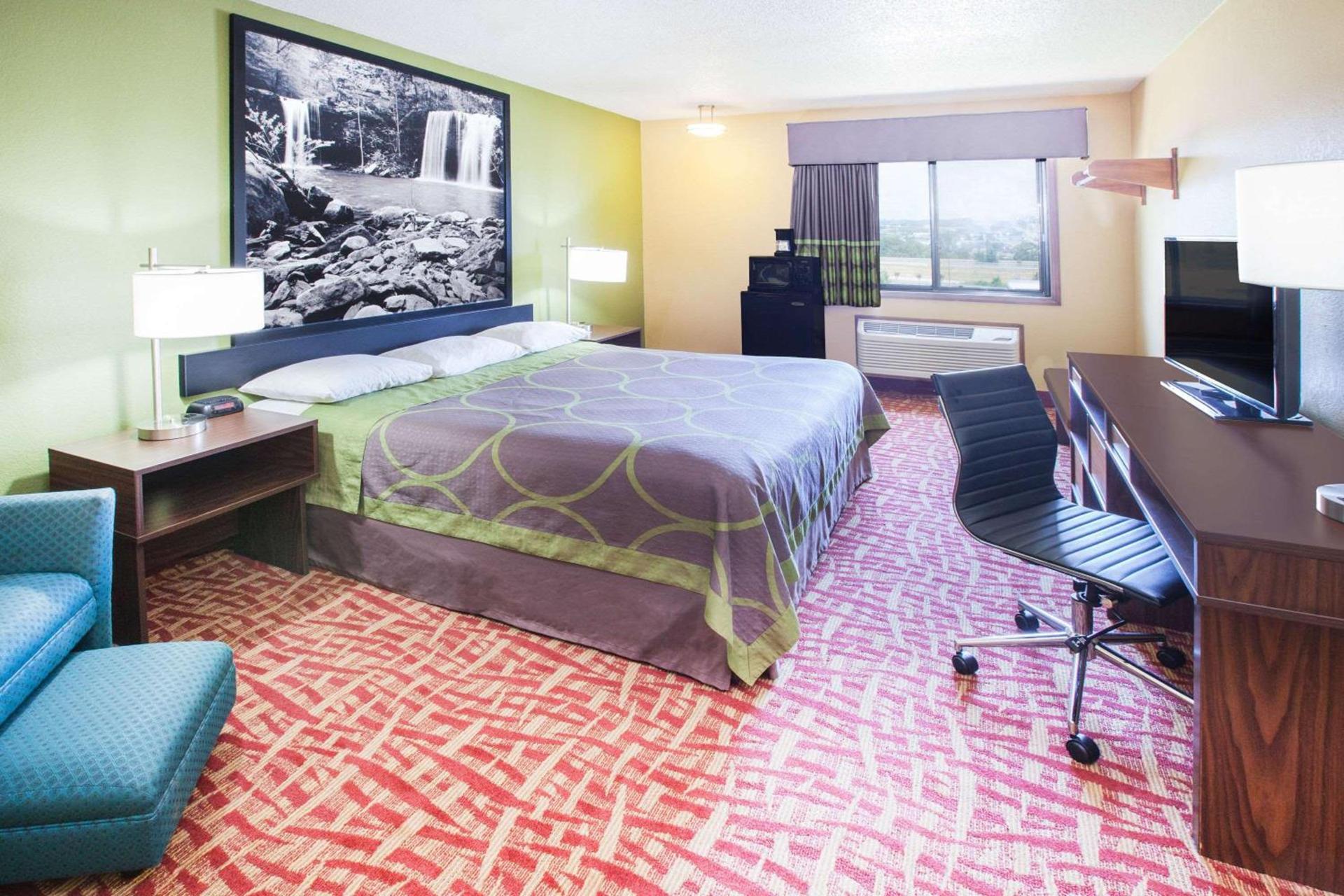 Super 8 by Wyndham Van Buren/Ft. Smith Area photo 6