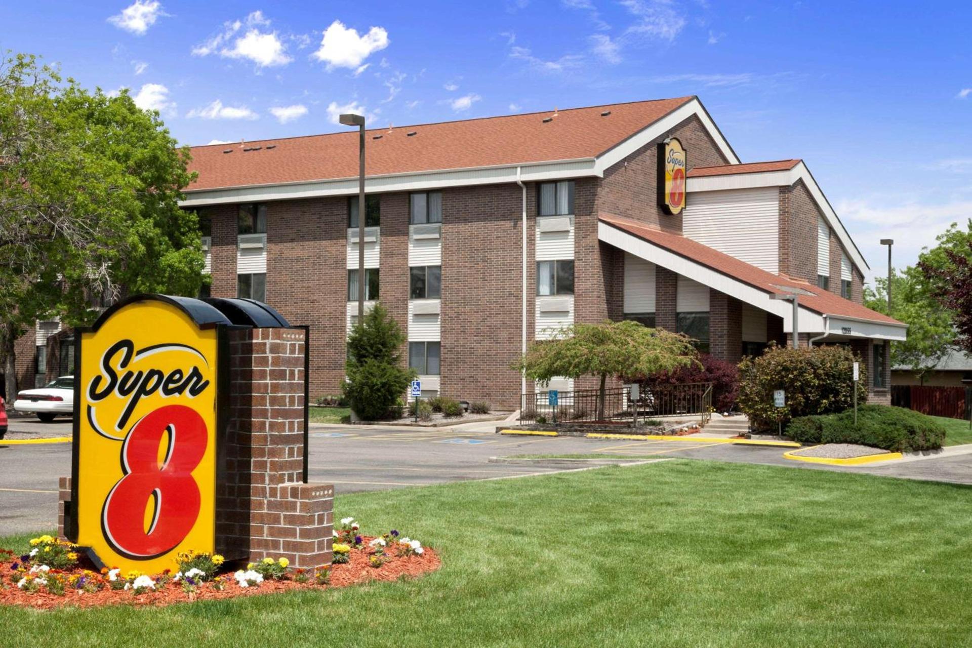 Super 8 by Wyndham Westminster Denver North photo 2