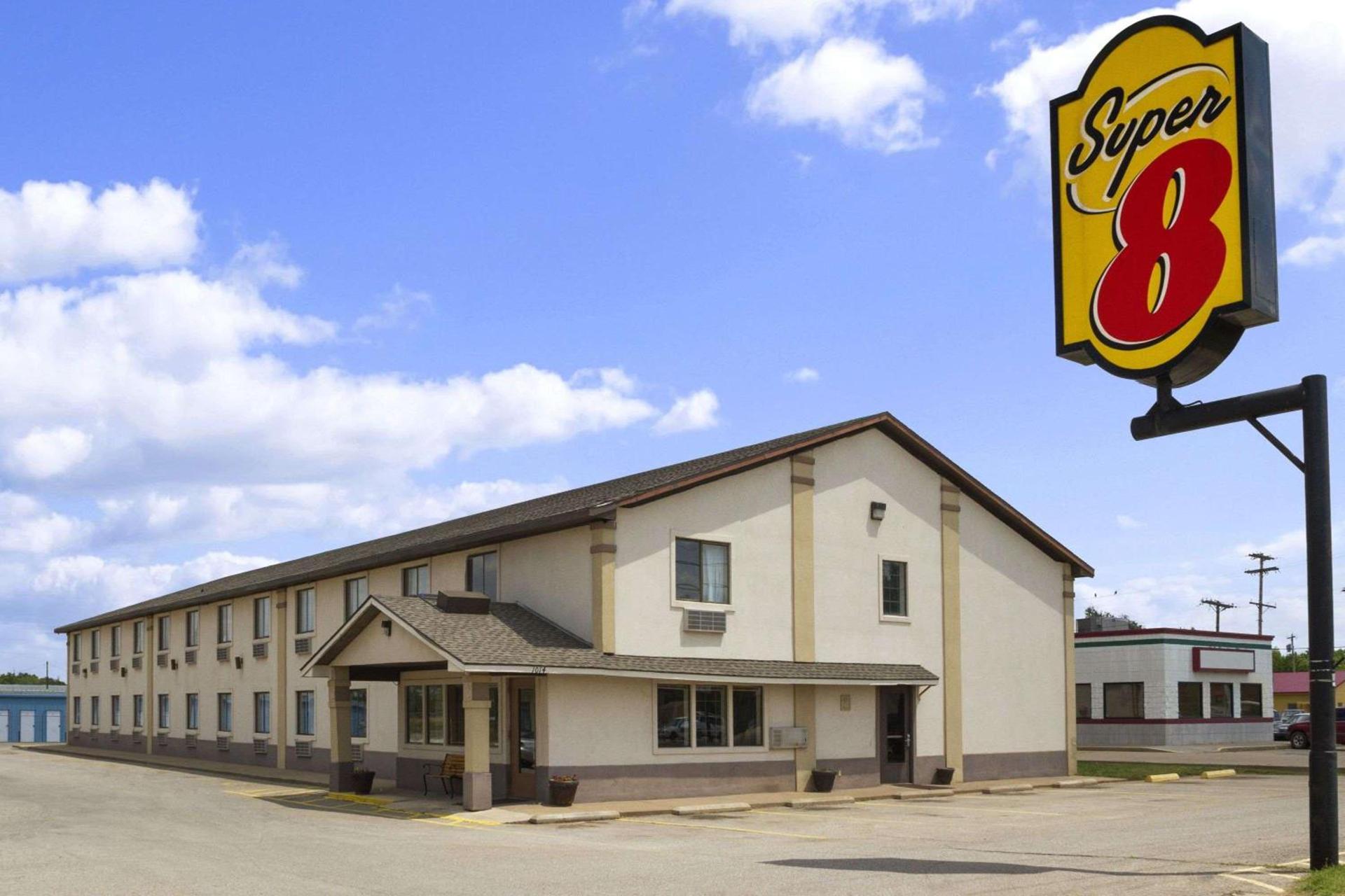 Super 8 by Wyndham Blackwell — hotel in Blackwell