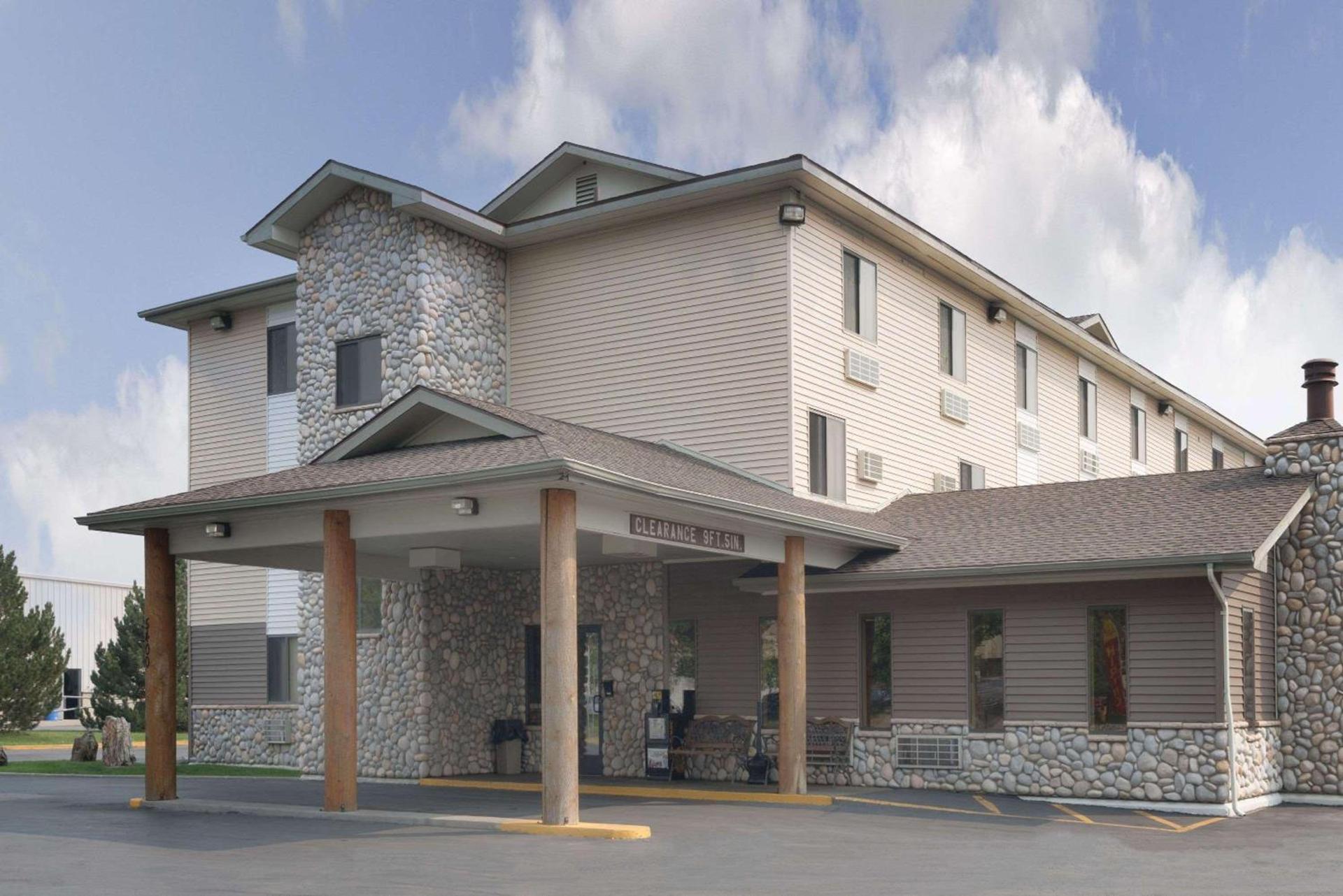 Super 8 by Wyndham Billings photo 2