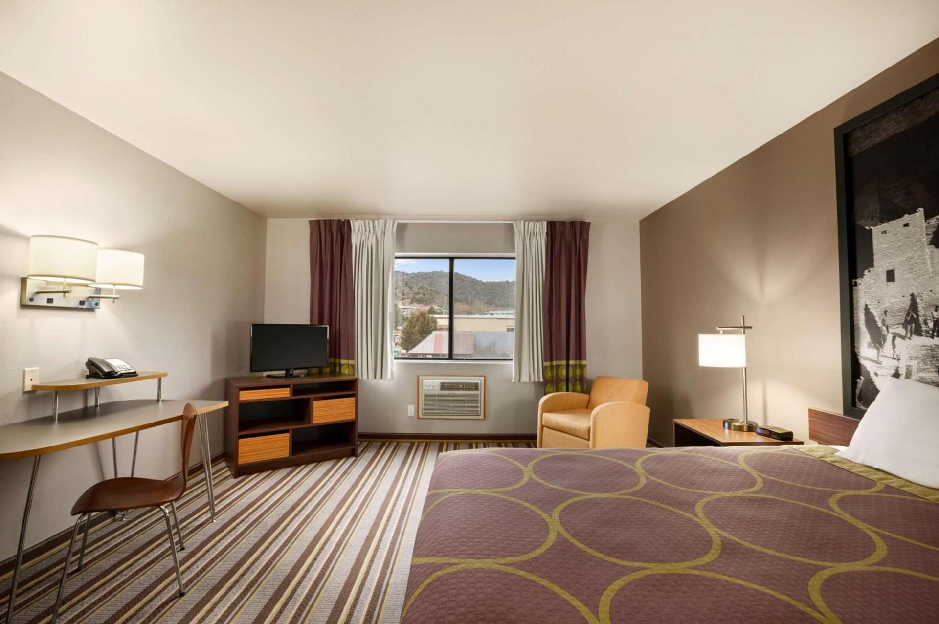 Super 8 by Wyndham Durango photo 8
