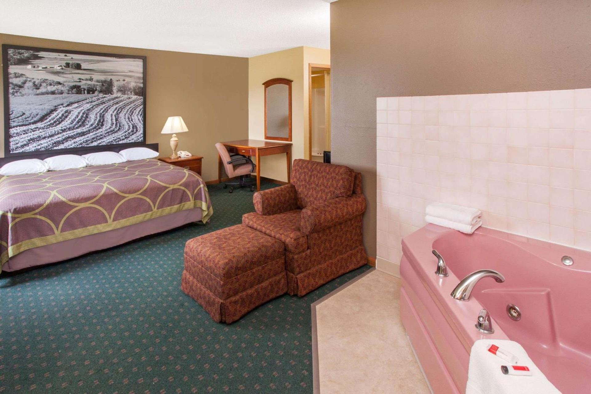 Circle S Motel photo 12