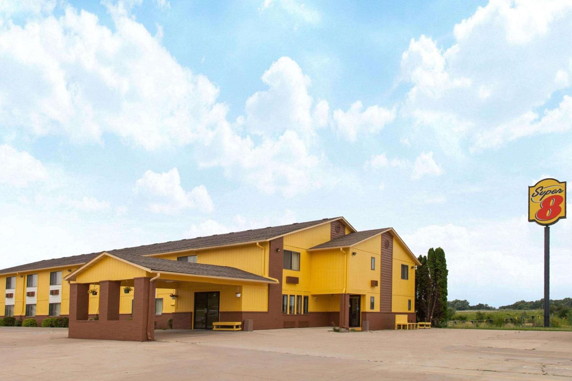 Circle S Motel photo 2