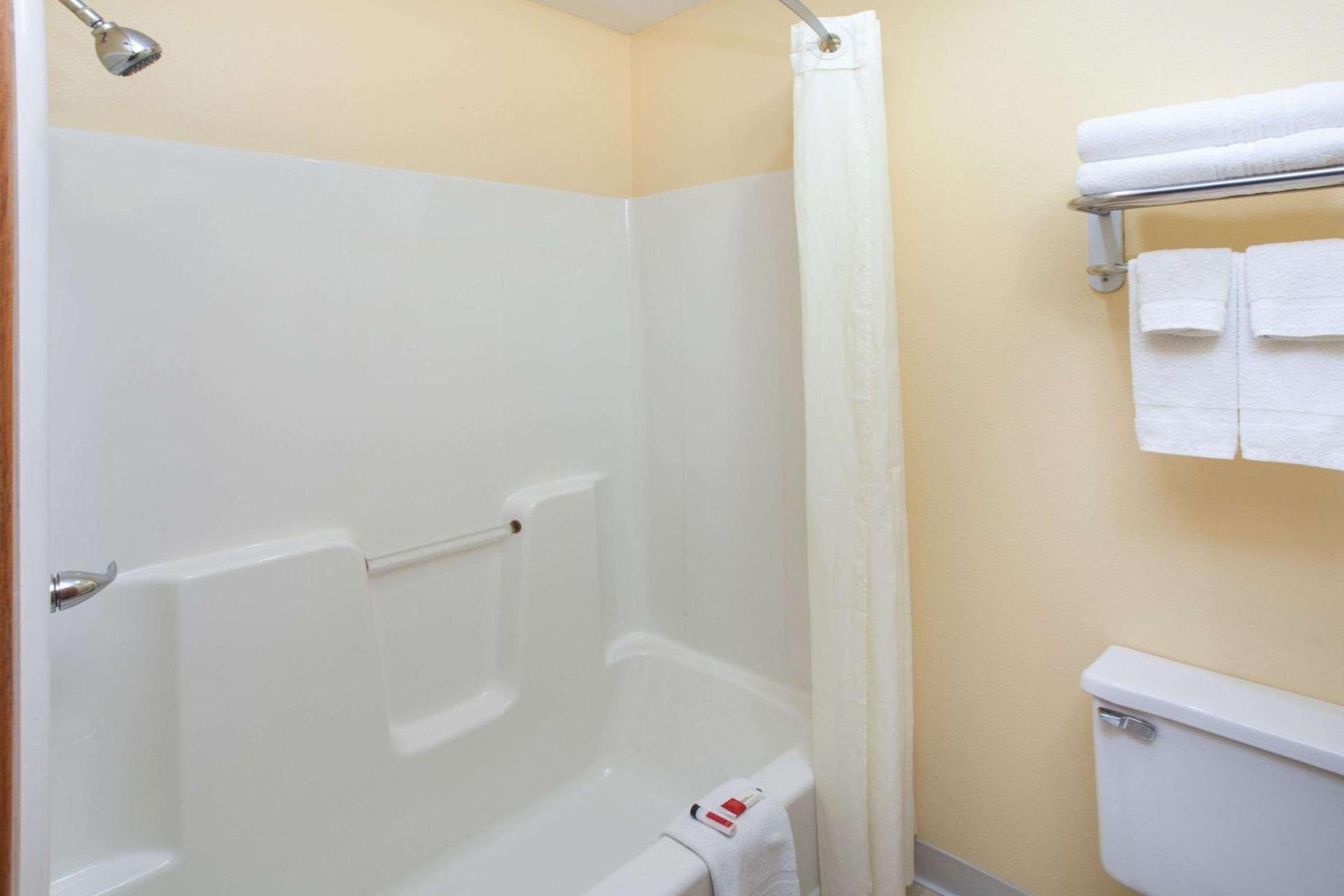Circle S Motel photo 5