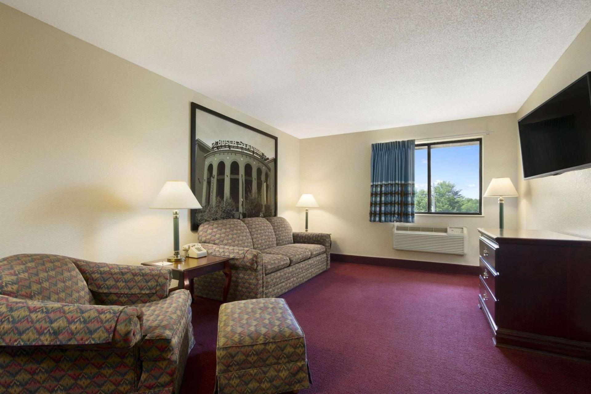 Super 8 by Wyndham Cuba photo 11