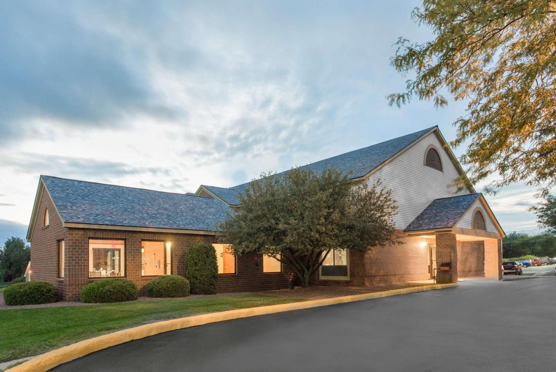 Super 8 by Wyndham Dodgeville — hotel in Dodgeville
