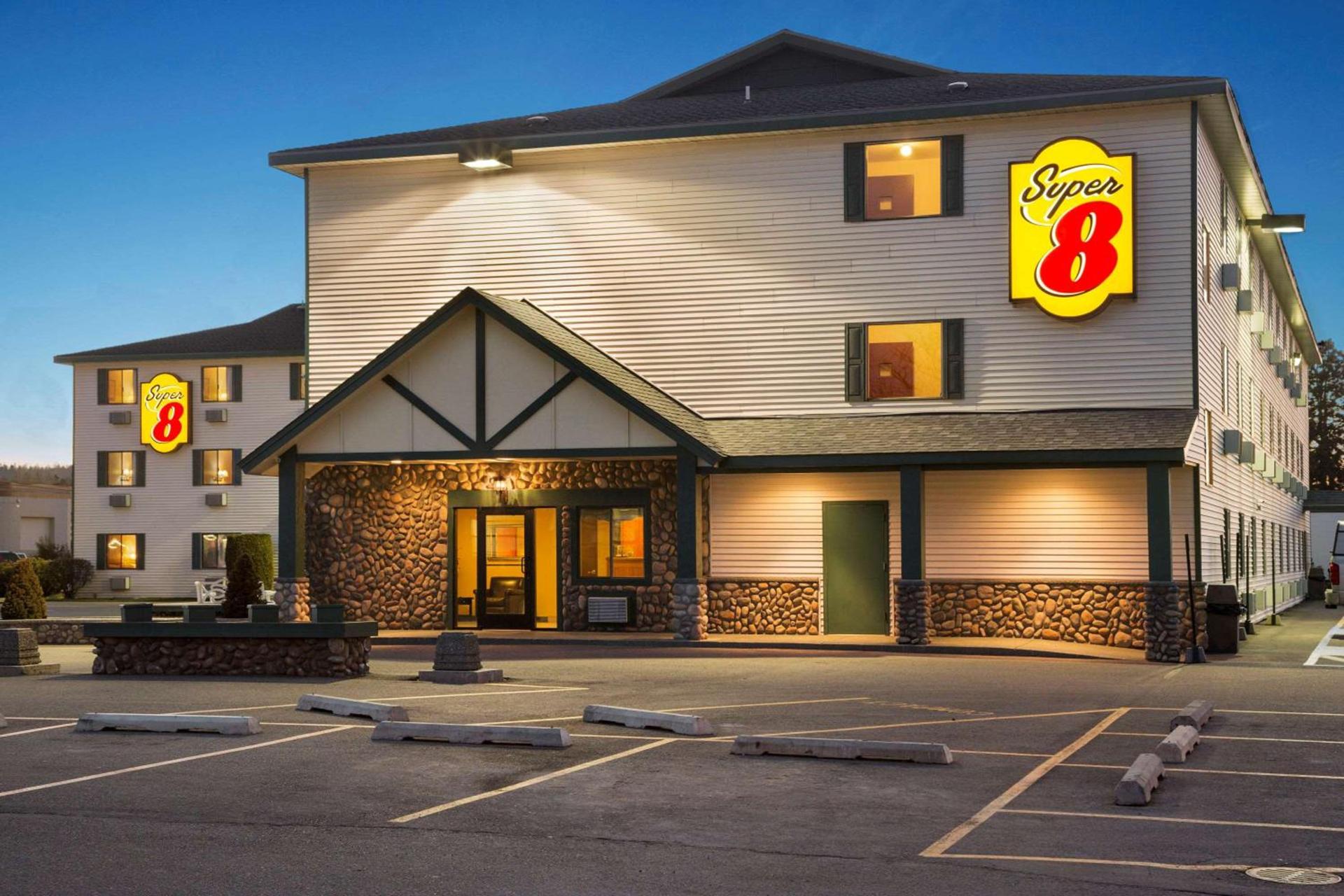 Super 8 by Wyndham Coeur d'Alene — hotel in Coeur d'Alene