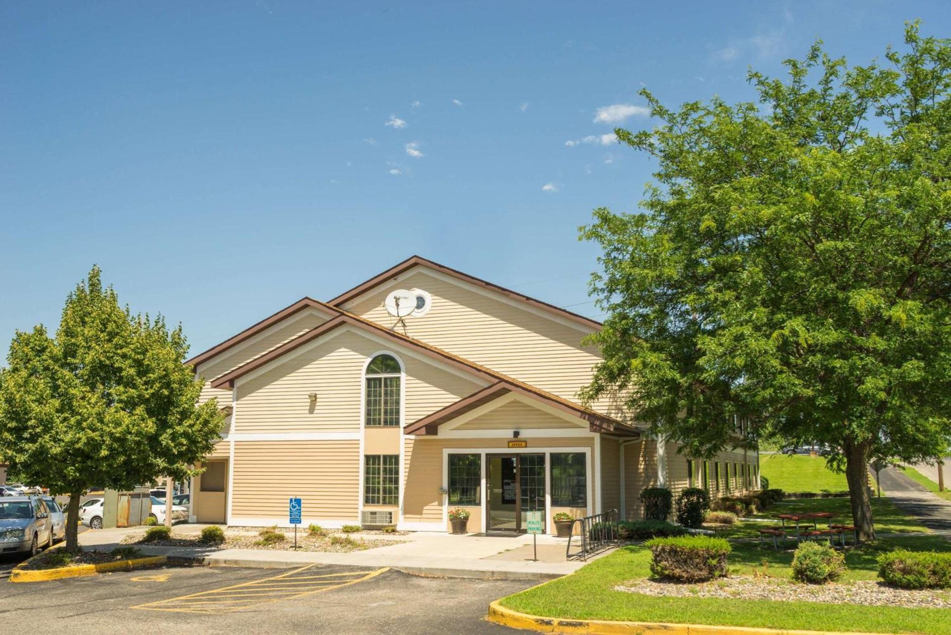 Super 8 by Wyndham Red Wing — hotel in Red Wing