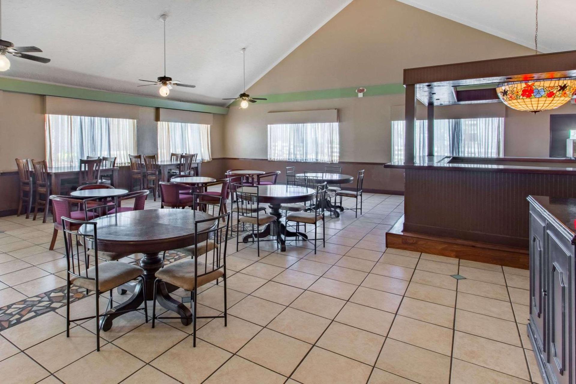 Knights Inn - Plant City photo 29