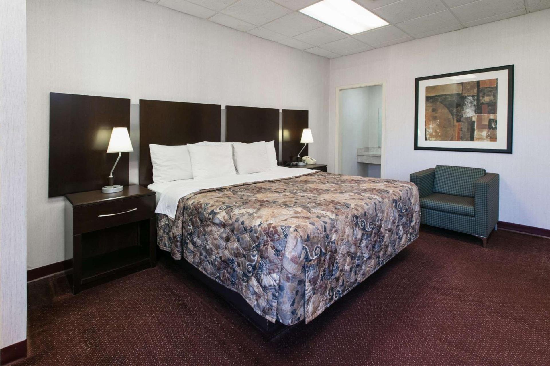 Knights Inn Longview photo 15