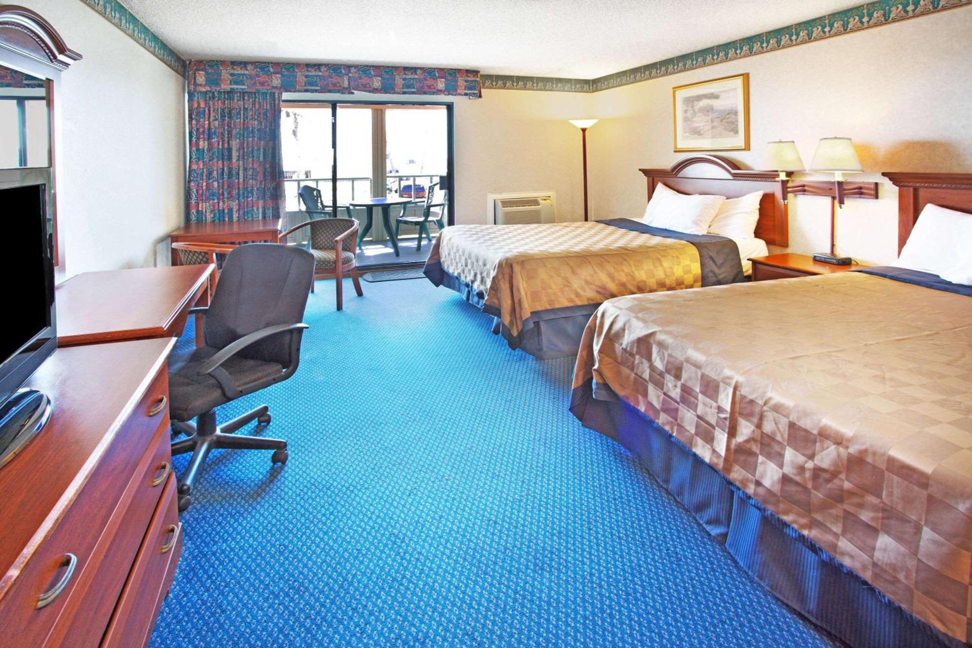 Travelodge by Wyndham Ocean Front photo 2