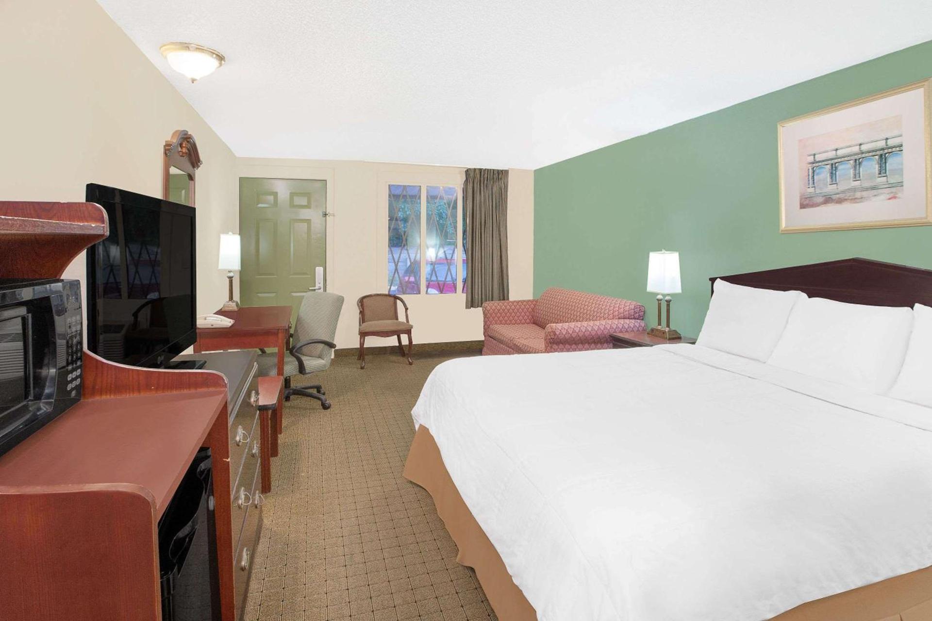 Knights Inn - Battle Creek photo 59