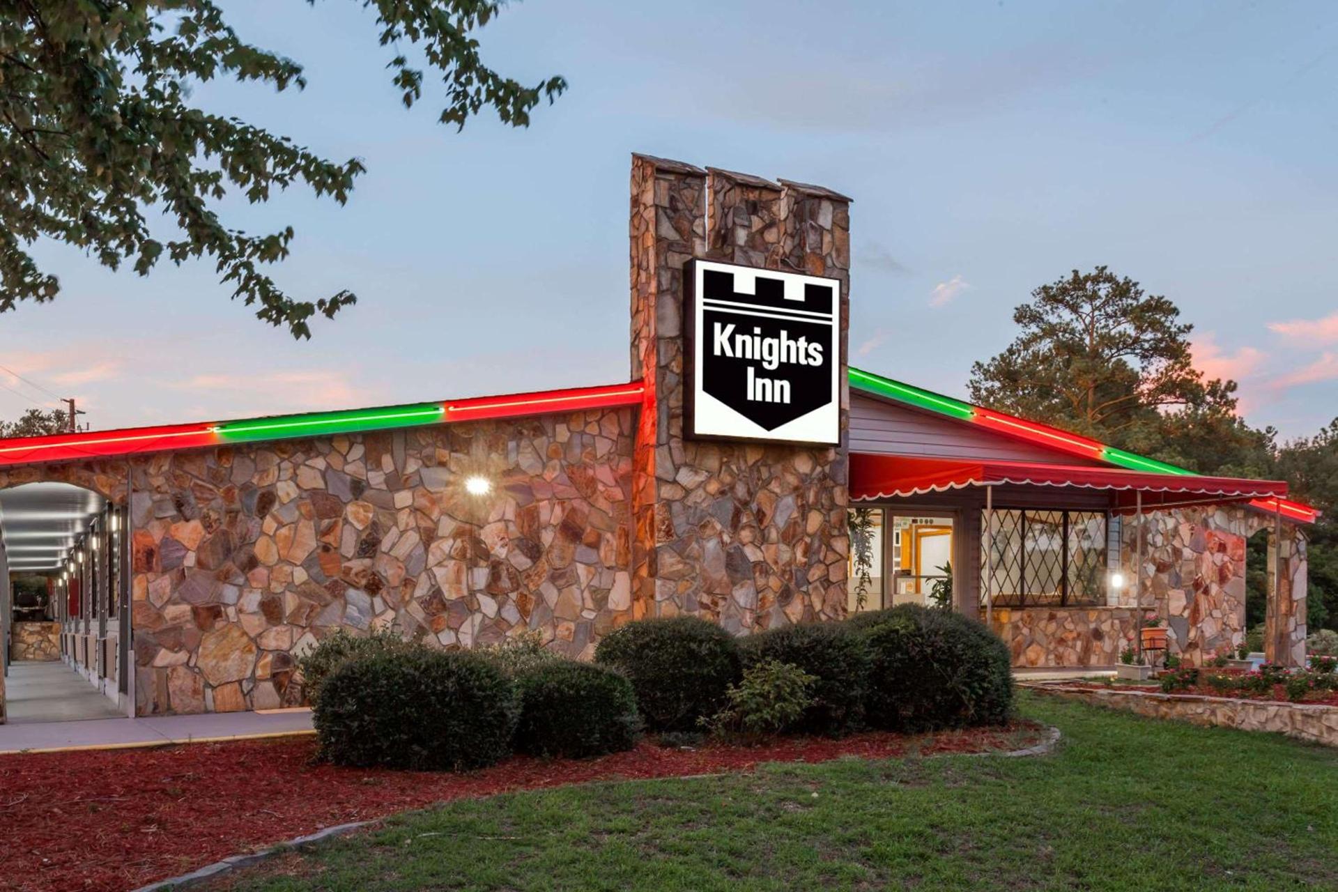 Knights Inn - Columbia photo 12