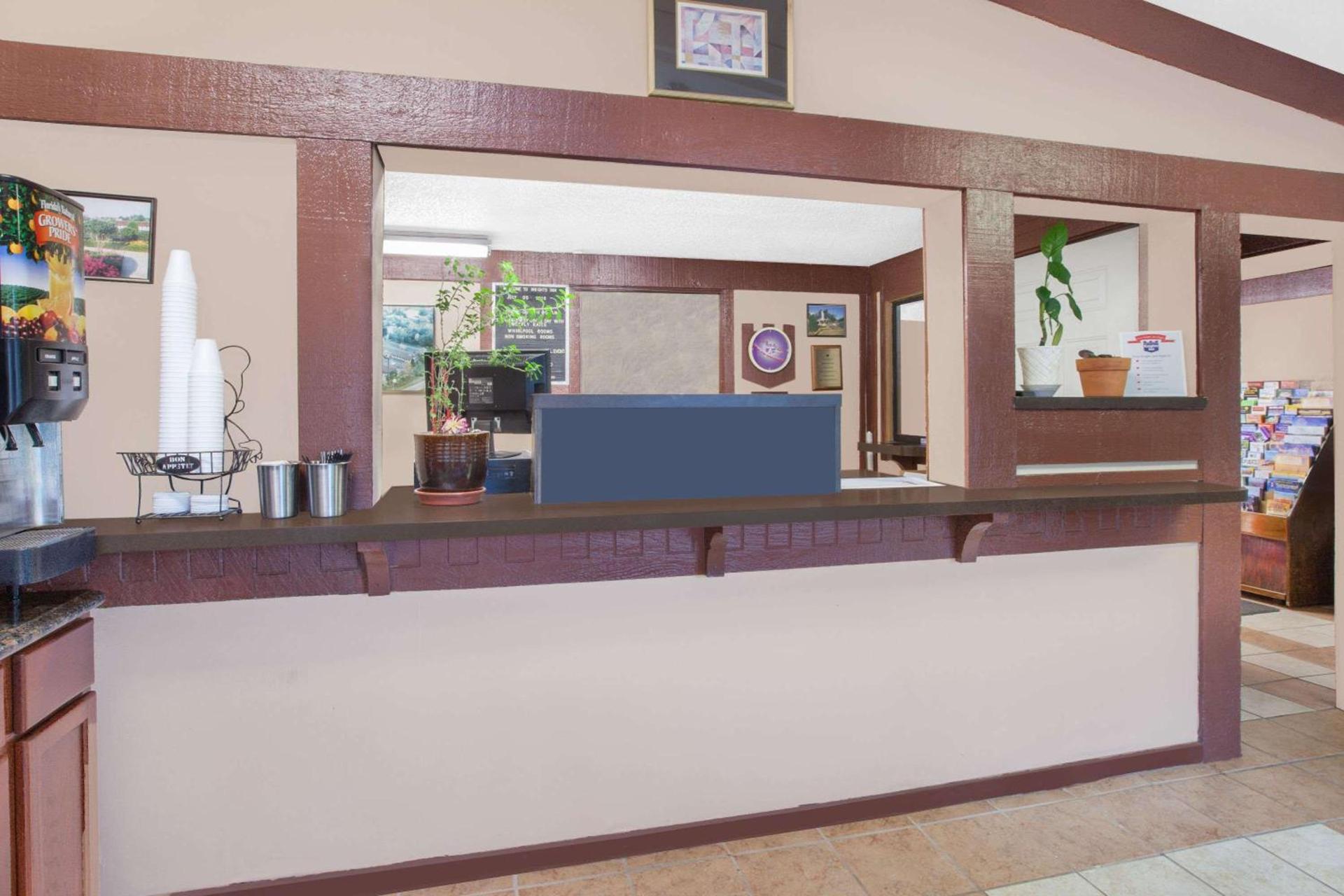 Knights Inn - Battle Creek photo 56