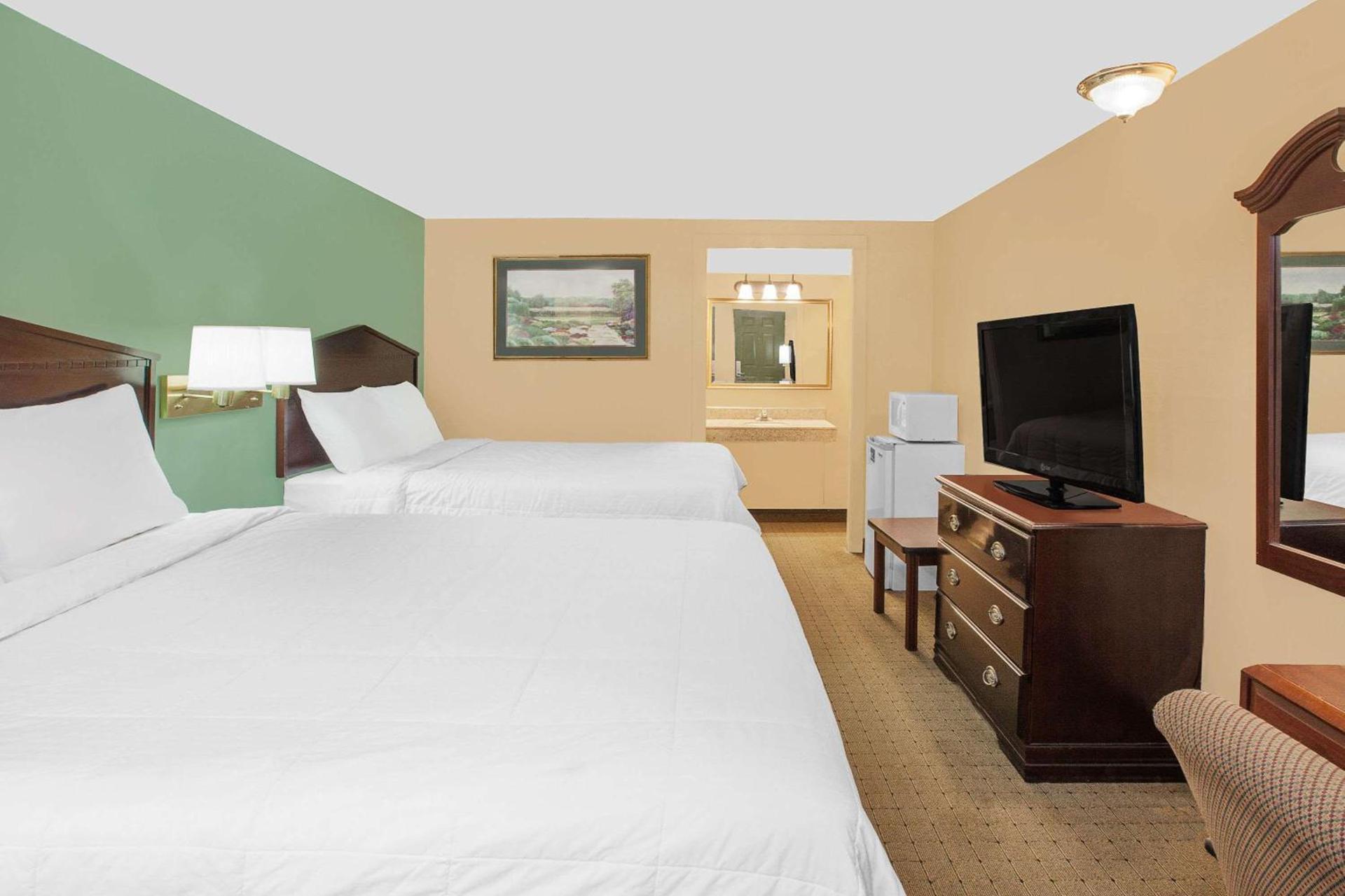 Knights Inn - Battle Creek photo 52