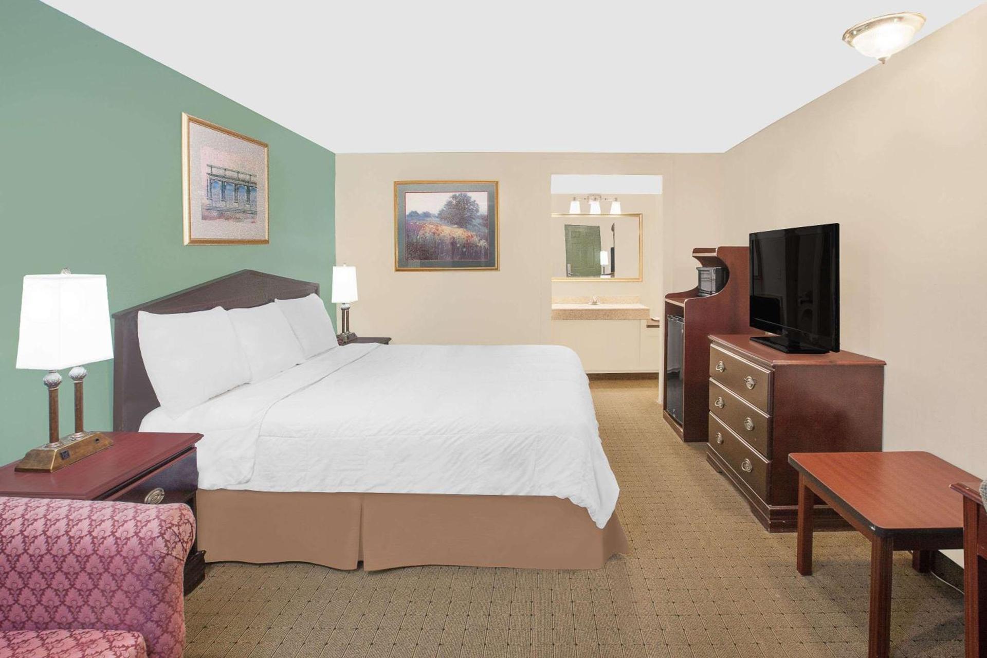 Knights Inn - Battle Creek photo 50