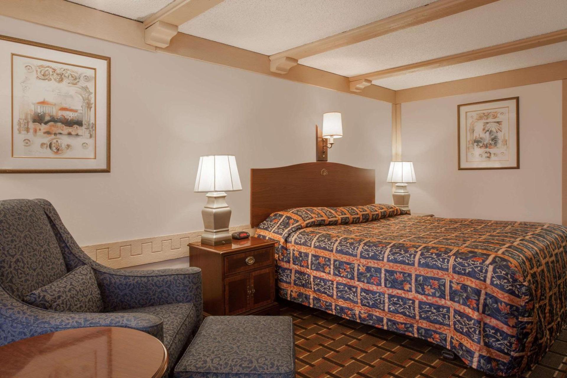 Knights Inn Greensburg photo 26