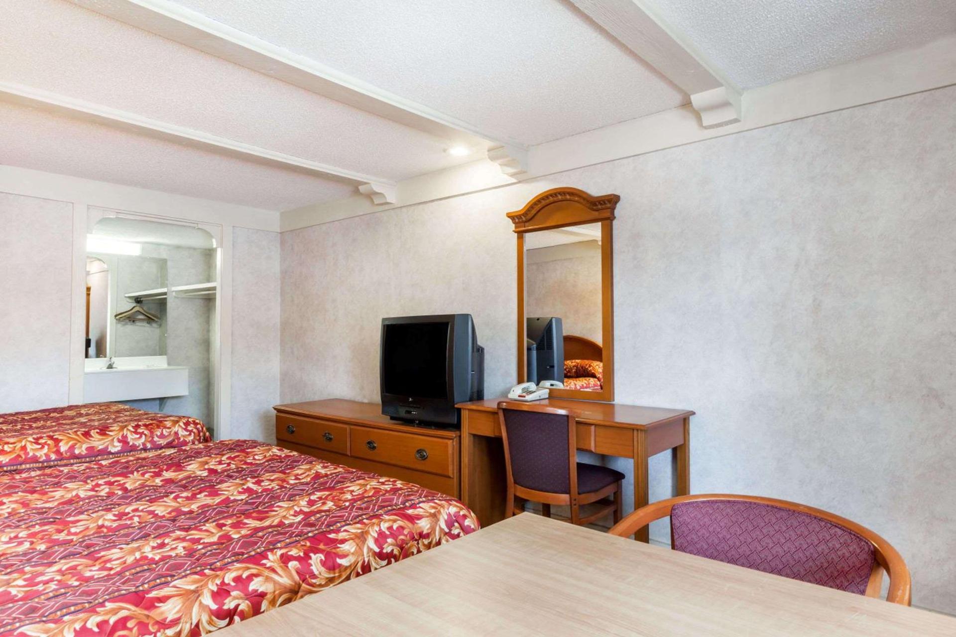 Travelodge by Wyndham Elkton University Area photo 2