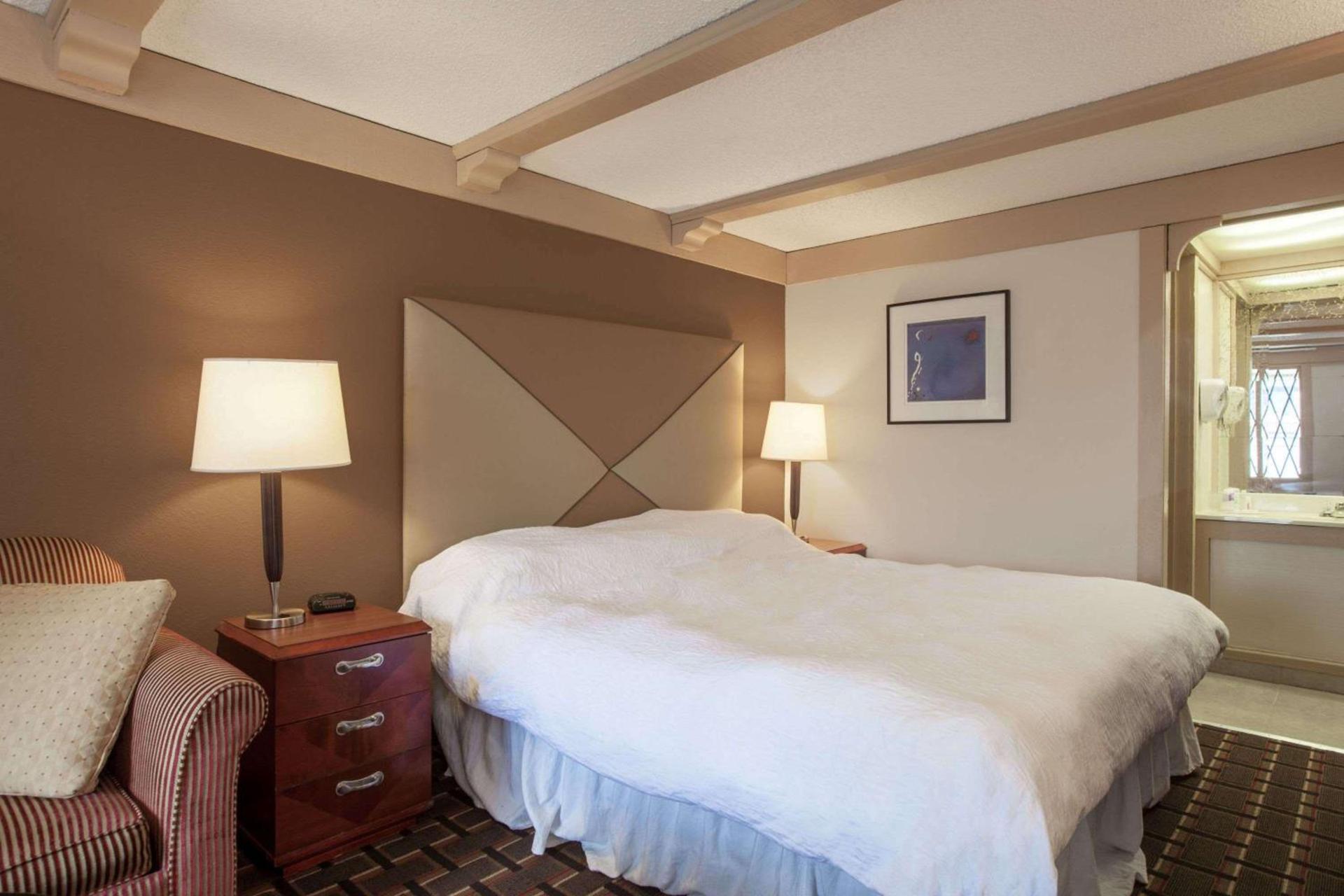 Knights Inn Greensburg photo 30