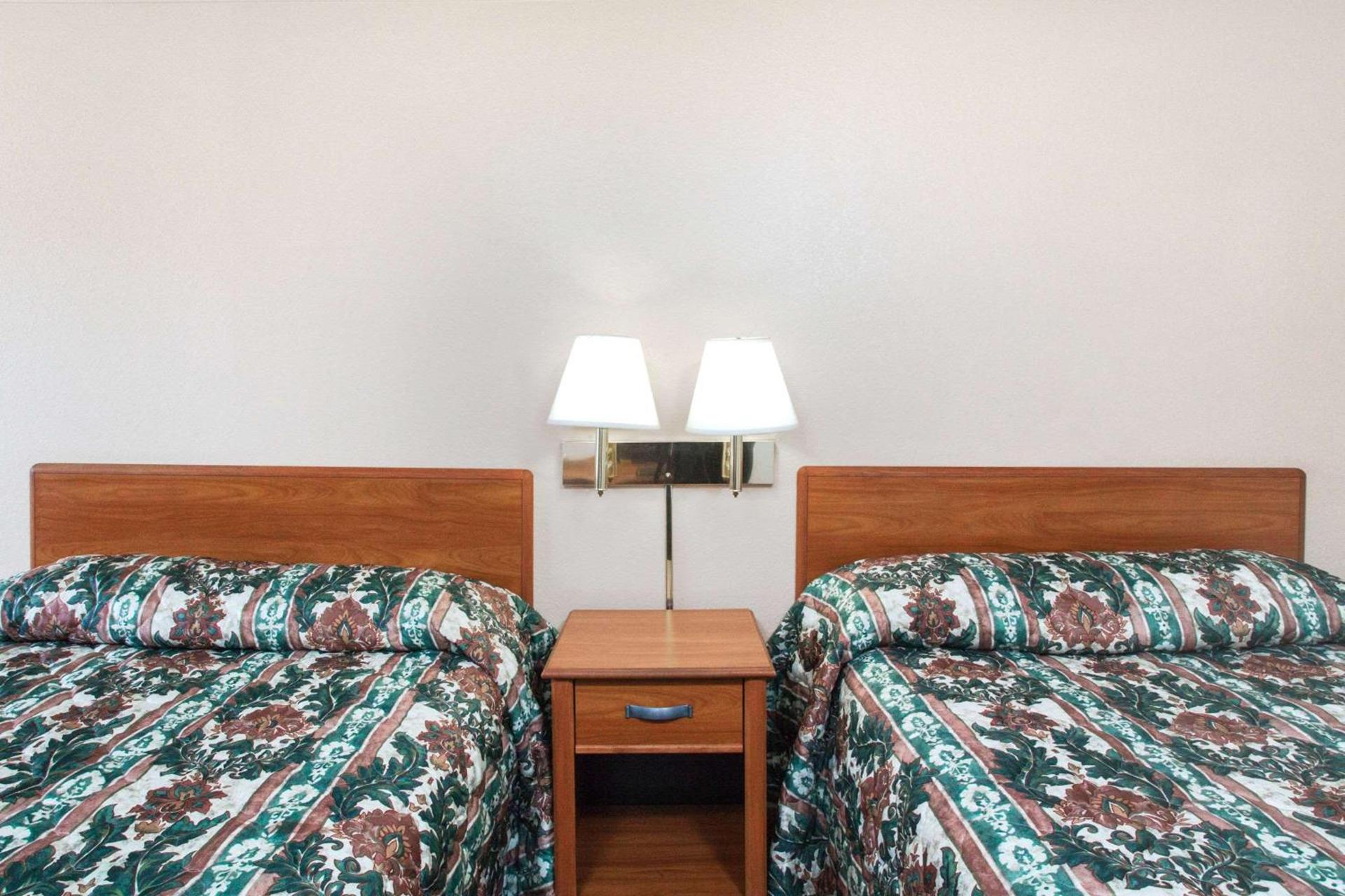 Knights Inn Pittston photo 9