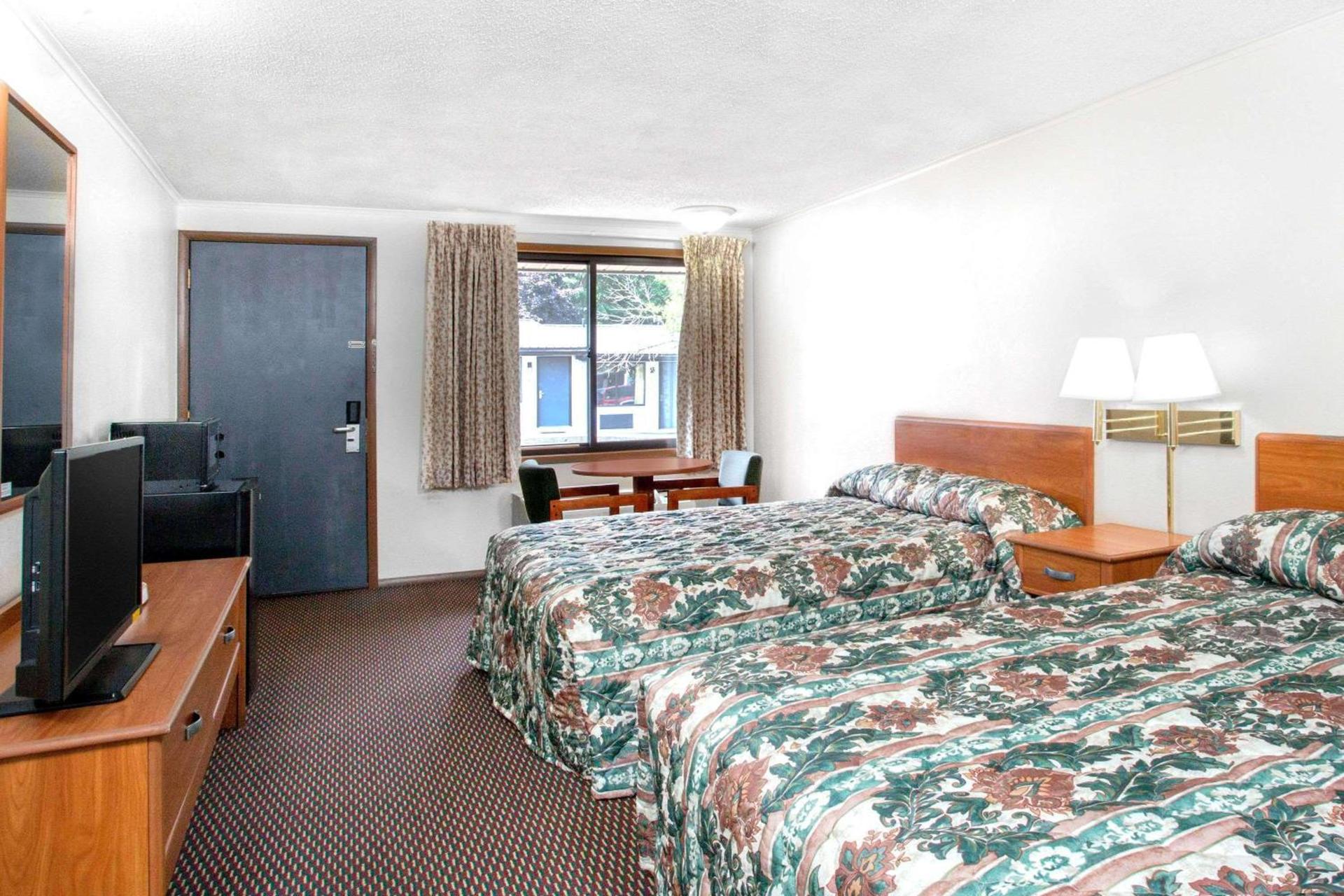 Knights Inn Pittston photo 15