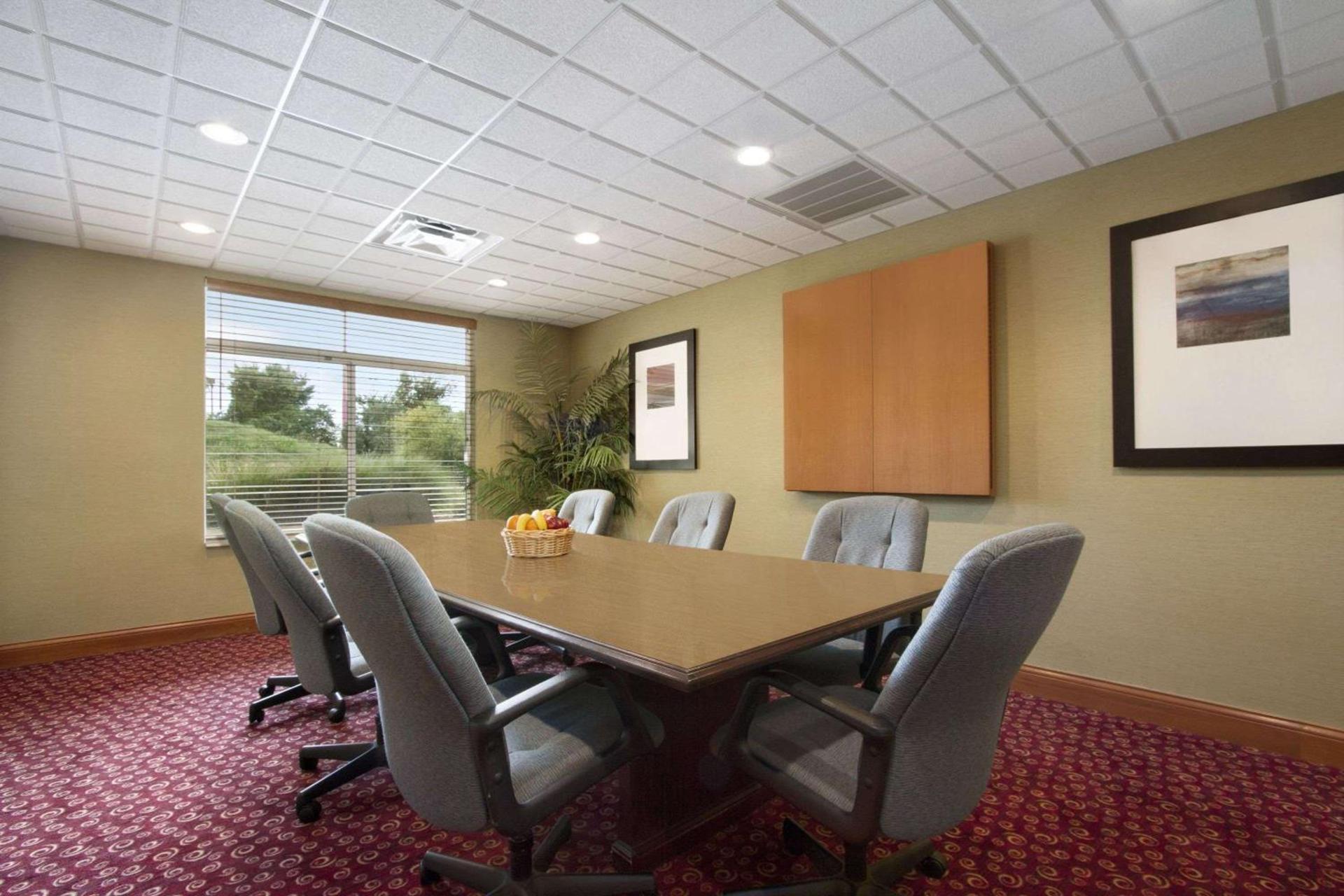 Wingate by Wyndham - Chattanooga photo 22