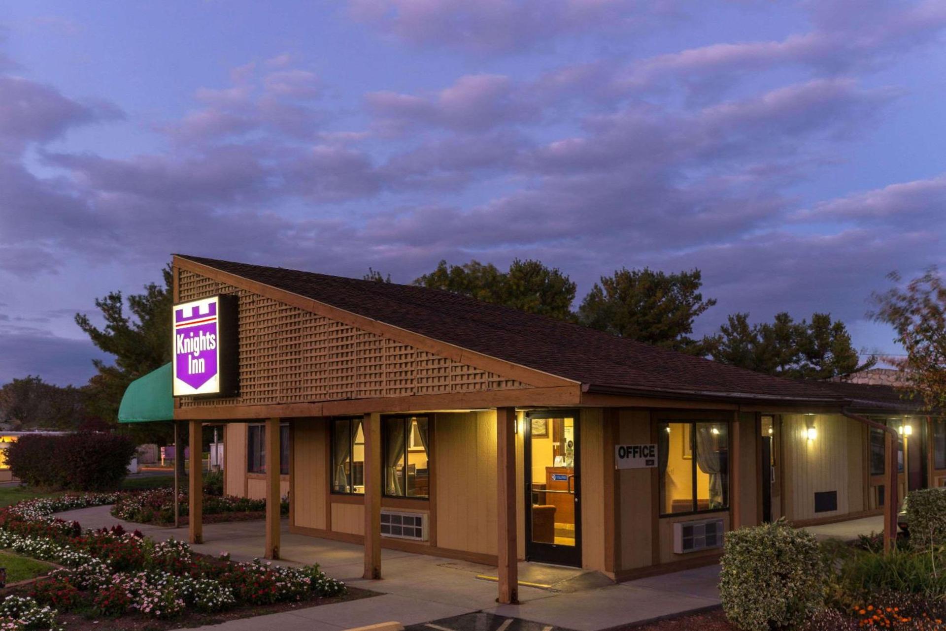Americas Best Value Inn Martinsburg — hotel in Martinsburg