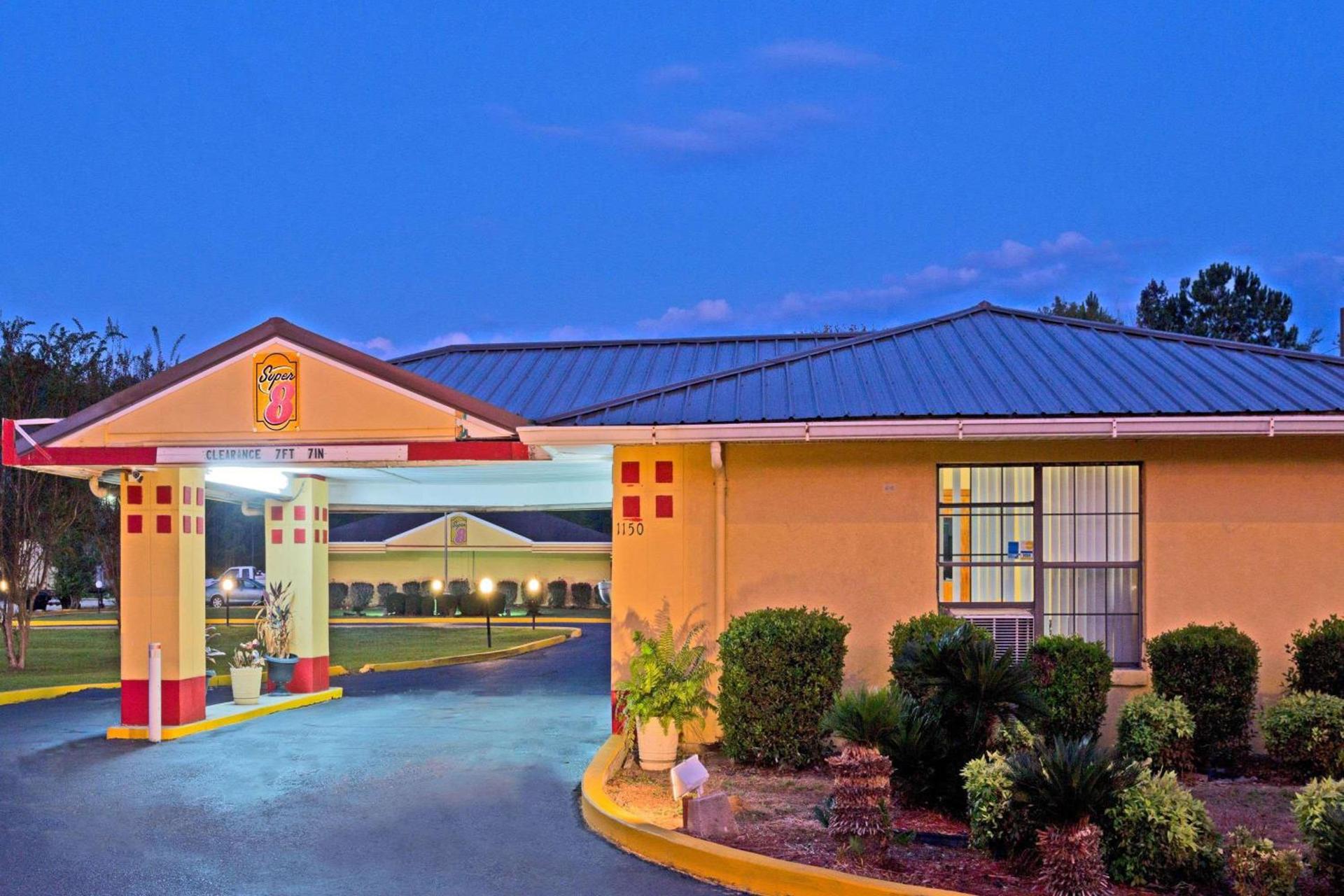 Super 8 by Wyndham Chipley — hotel in Chipley