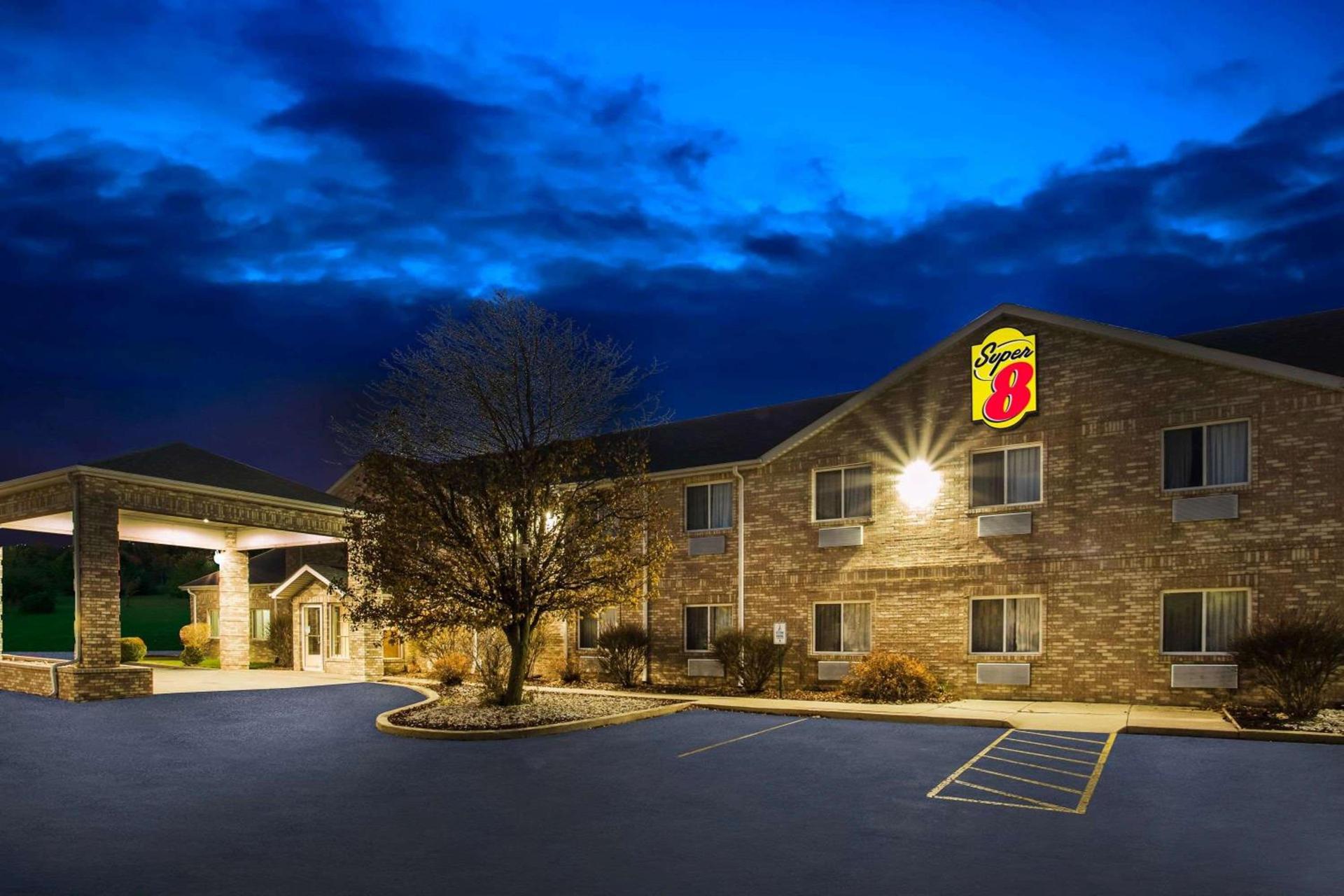 Super 8 by Wyndham Remington photo 3