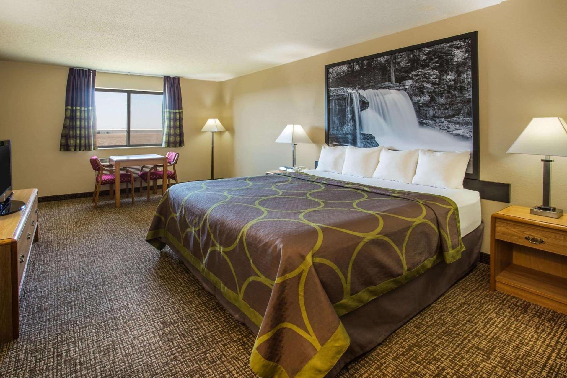 Super 8 by Wyndham Remington photo 11