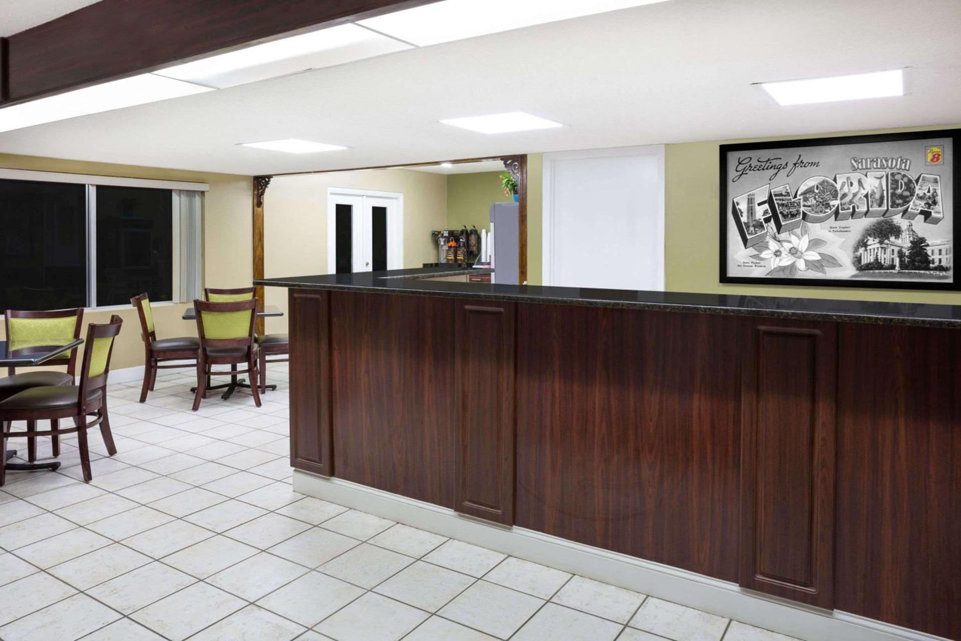 Super 8 by Wyndham Sarasota Near Siesta Key photo 4