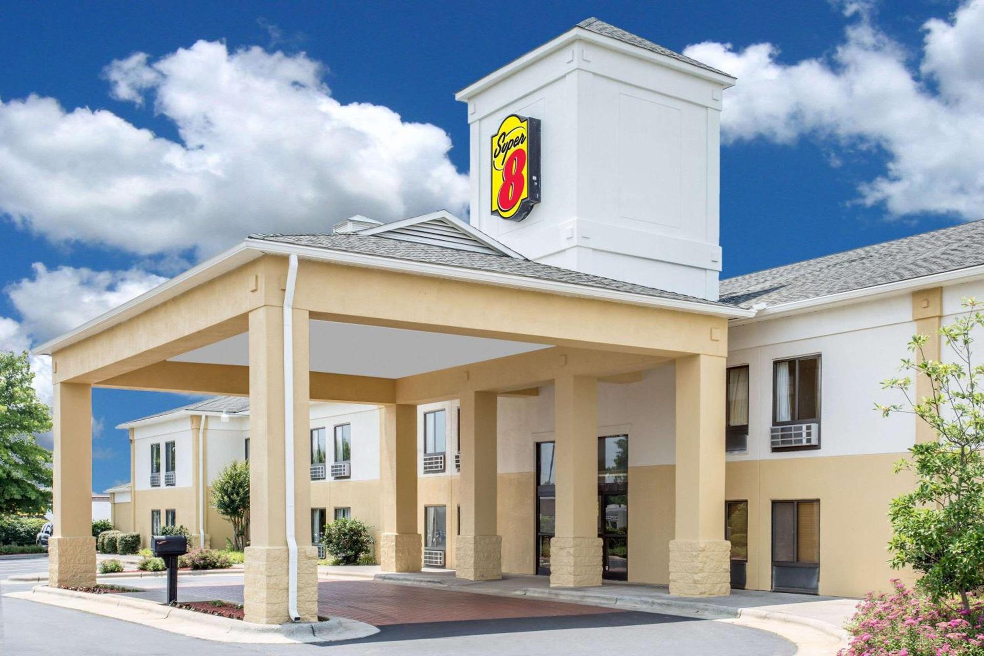 Super 8 by Wyndham Clemmons - Bermuda Run - Winston-Salem I-40 — hotel in Clemmons
