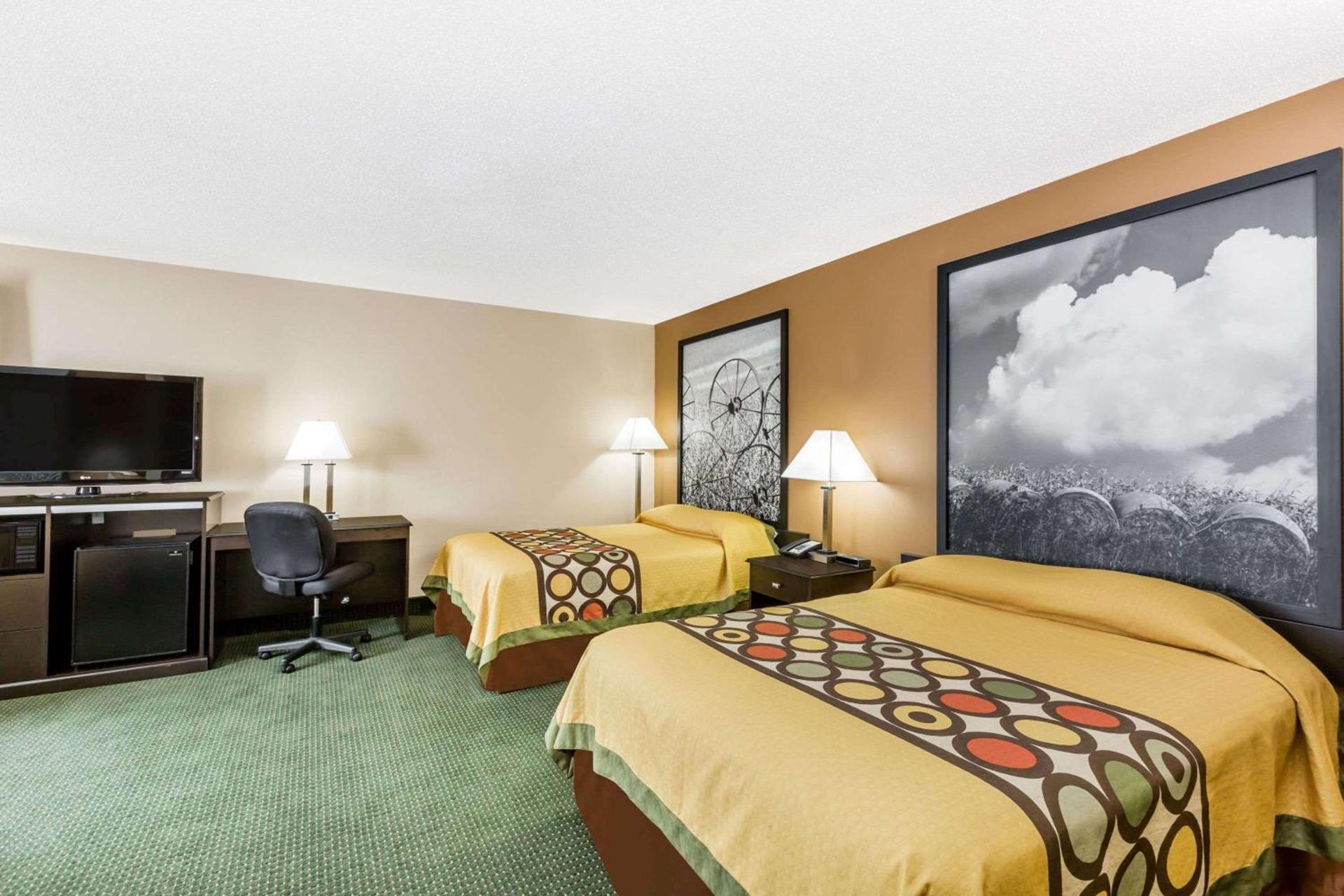 Super 8 by Wyndham Jefferson photo 24
