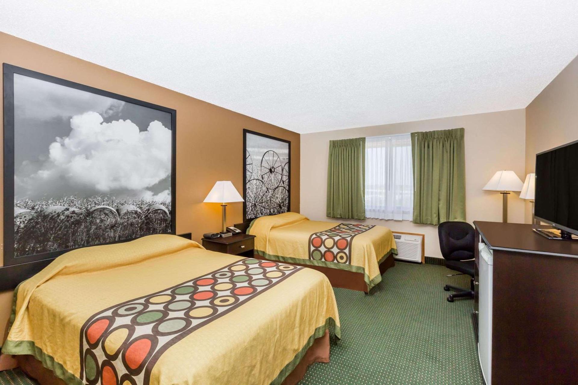 Super 8 by Wyndham Jefferson photo 8