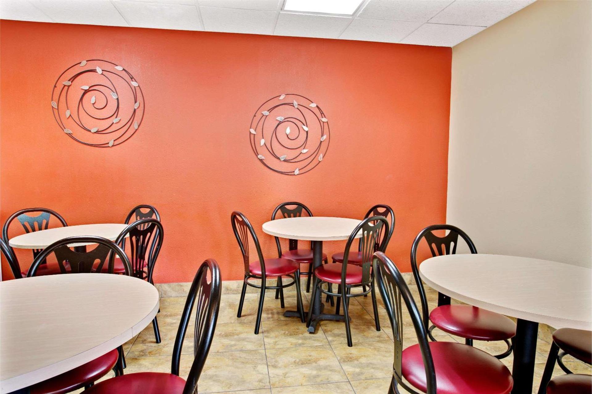 Super 8 by Wyndham Kissimmee/Maingate/Orlando Area photo 14