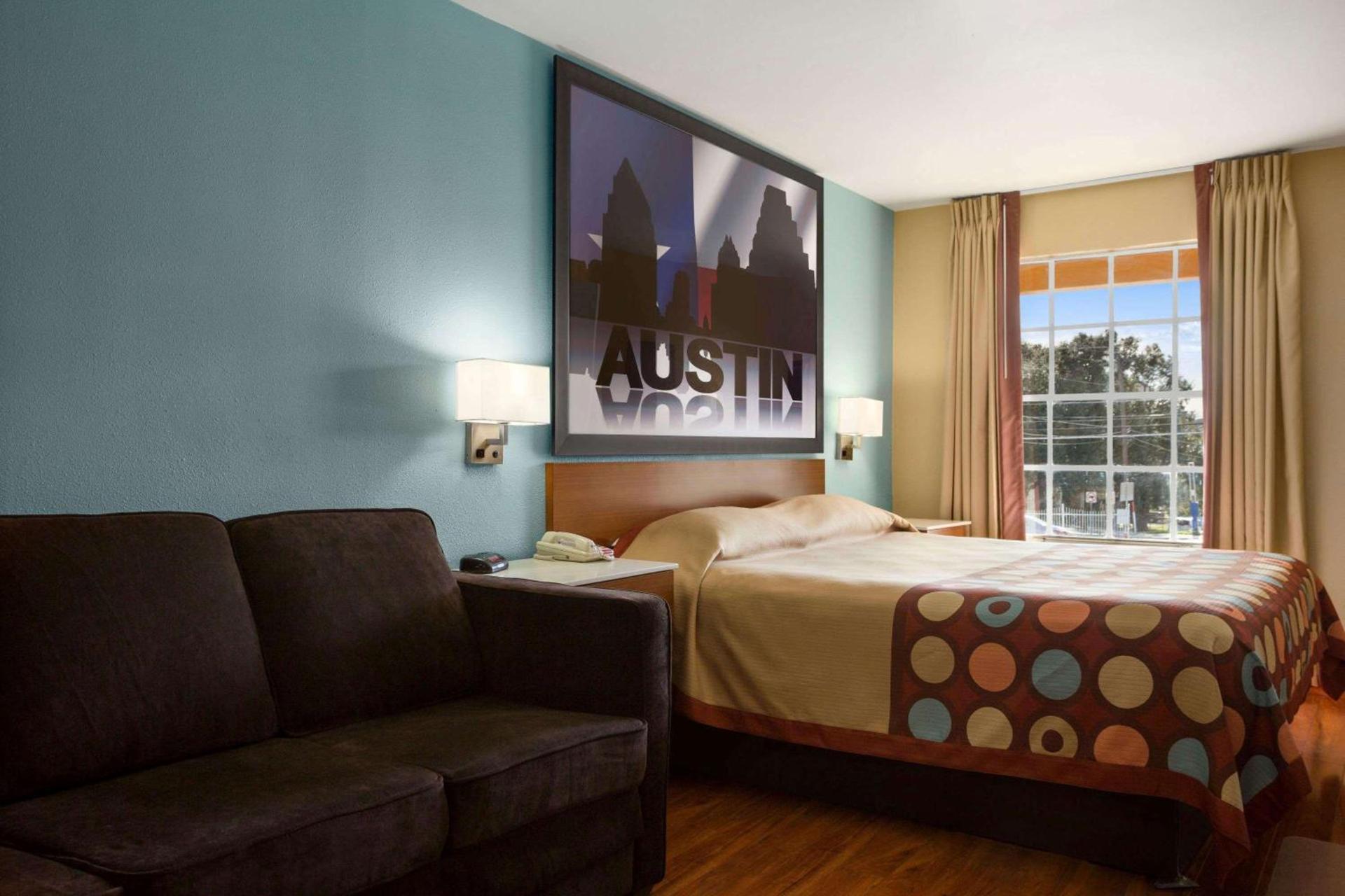 Super 8 by Wyndham Austin Downtown/Capitol Area photo 9