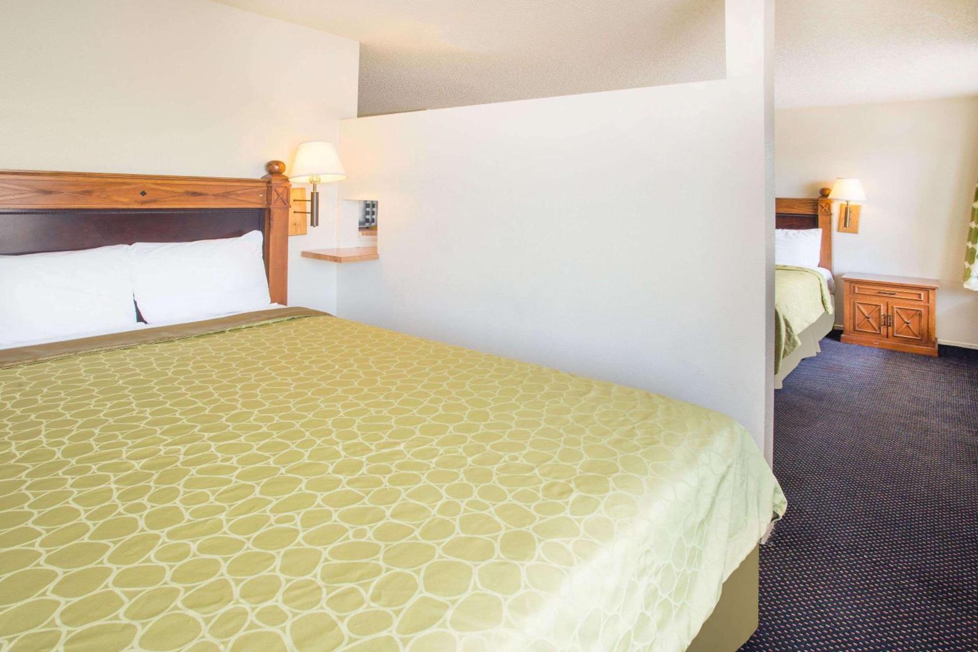 Travelodge by Wyndham Indio photo 18