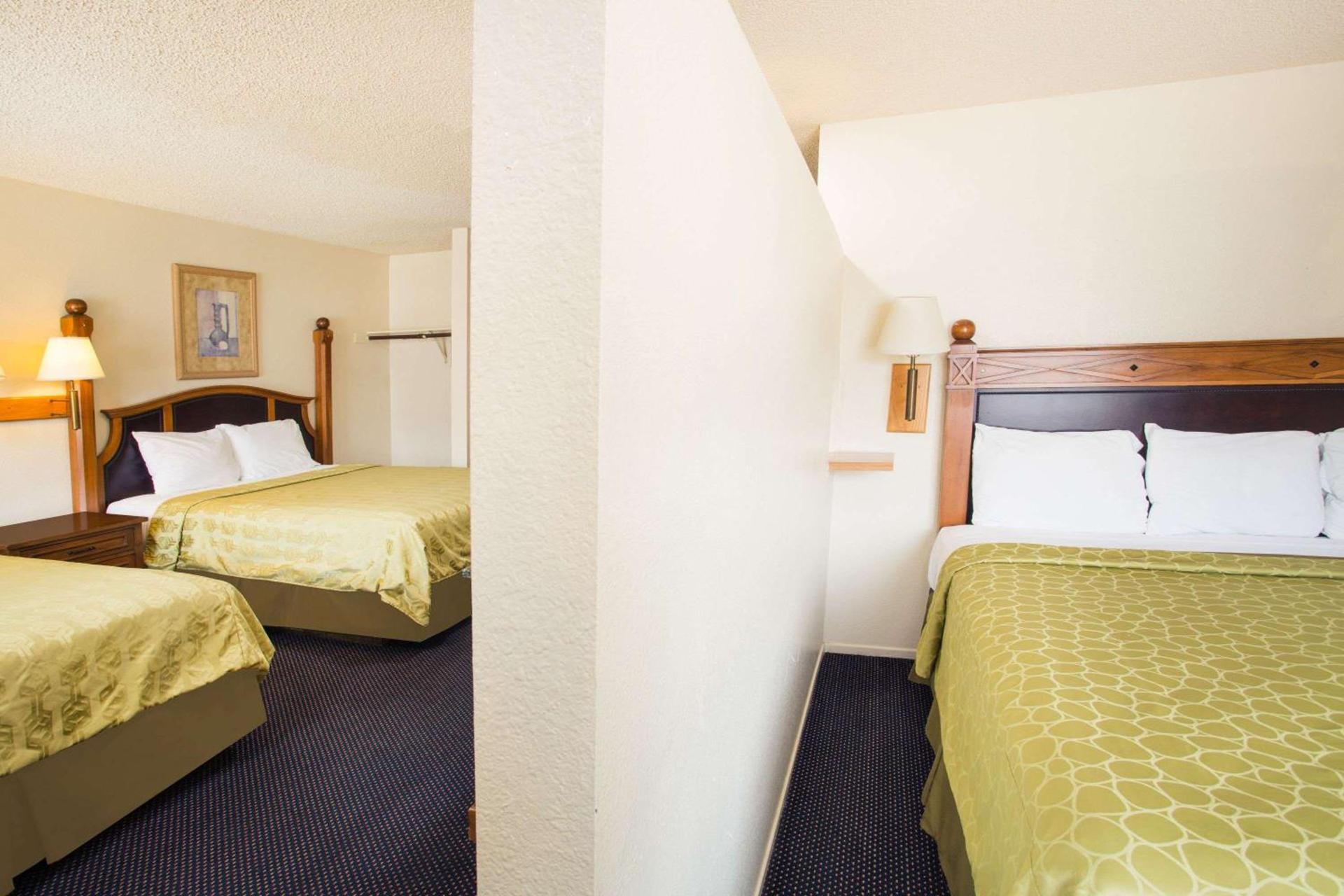 Travelodge by Wyndham Indio photo 19