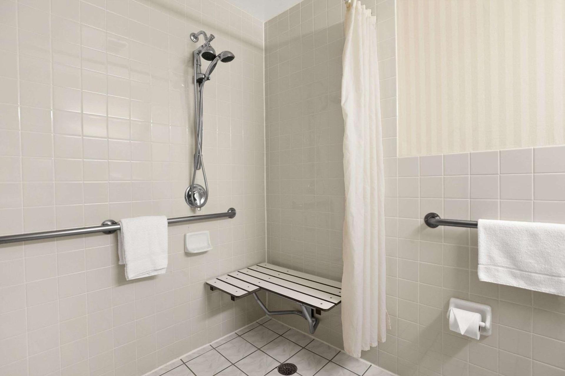 Travelodge by Wyndham San Francisco Bay photo 13
