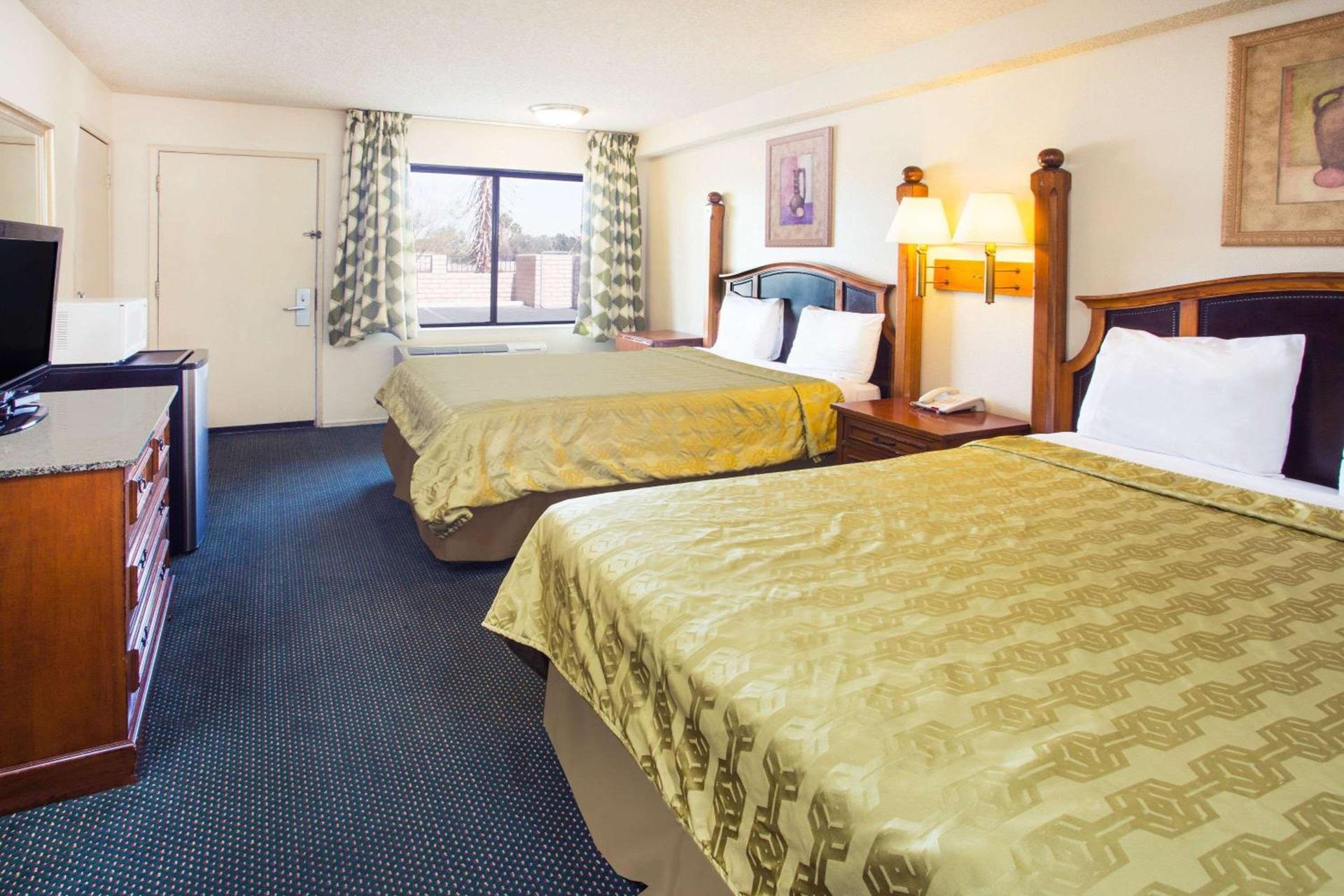 Travelodge by Wyndham Indio photo 25