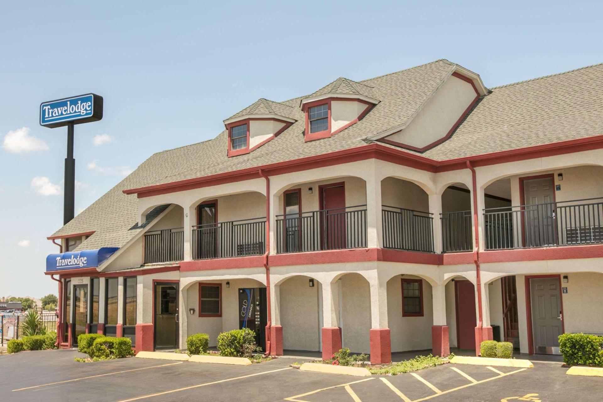 Super 8 by Wyndham Norman West OK photo 37