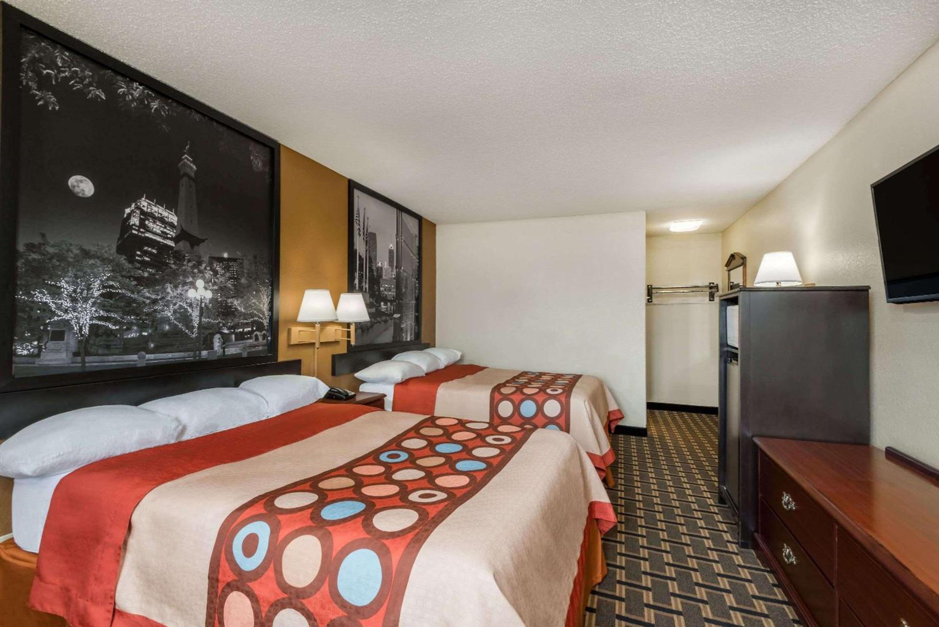 Super 8 by Wyndham Indianapolis/NE/Castleton Area photo 7