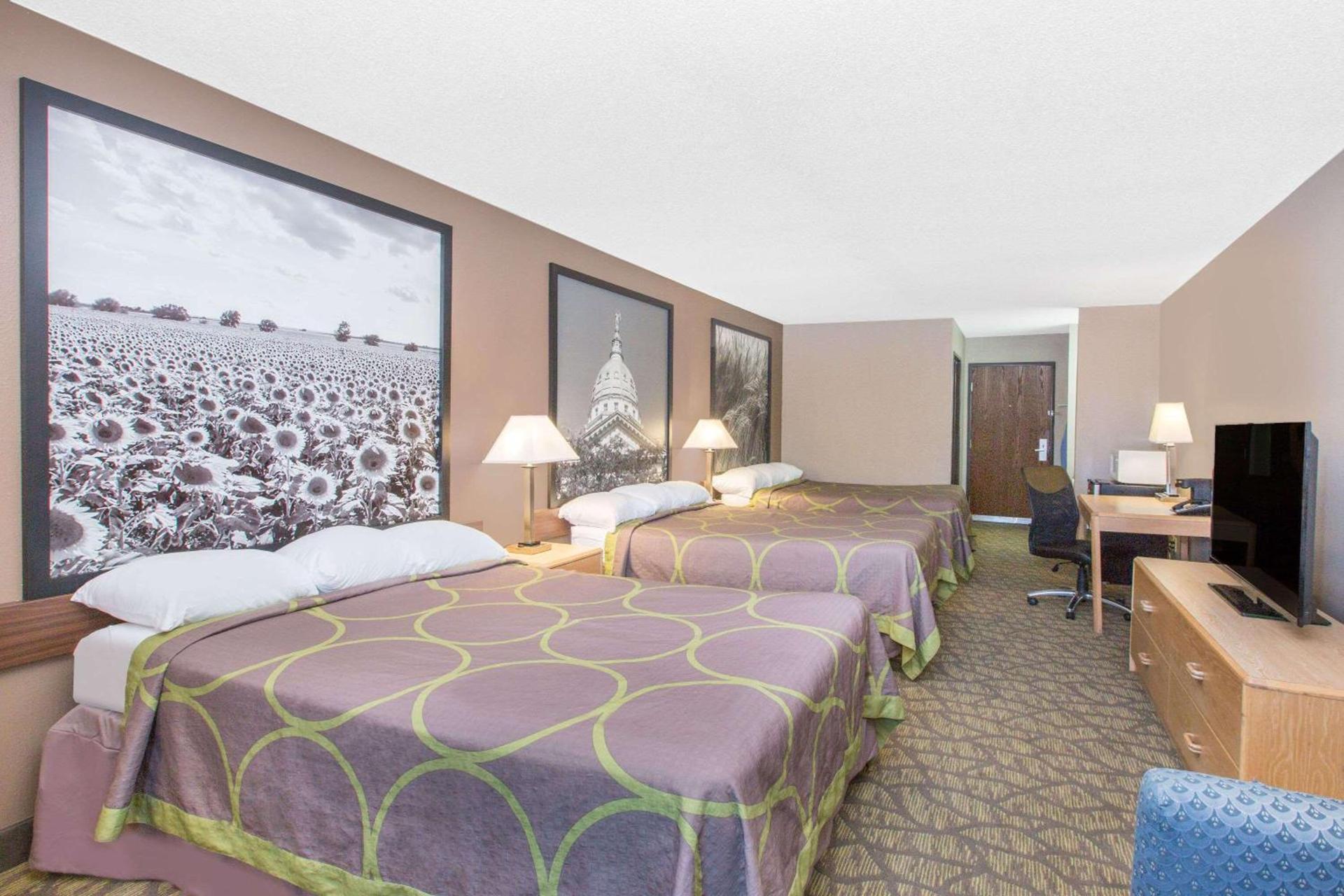 Super 8 by Wyndham Belleville photo 7