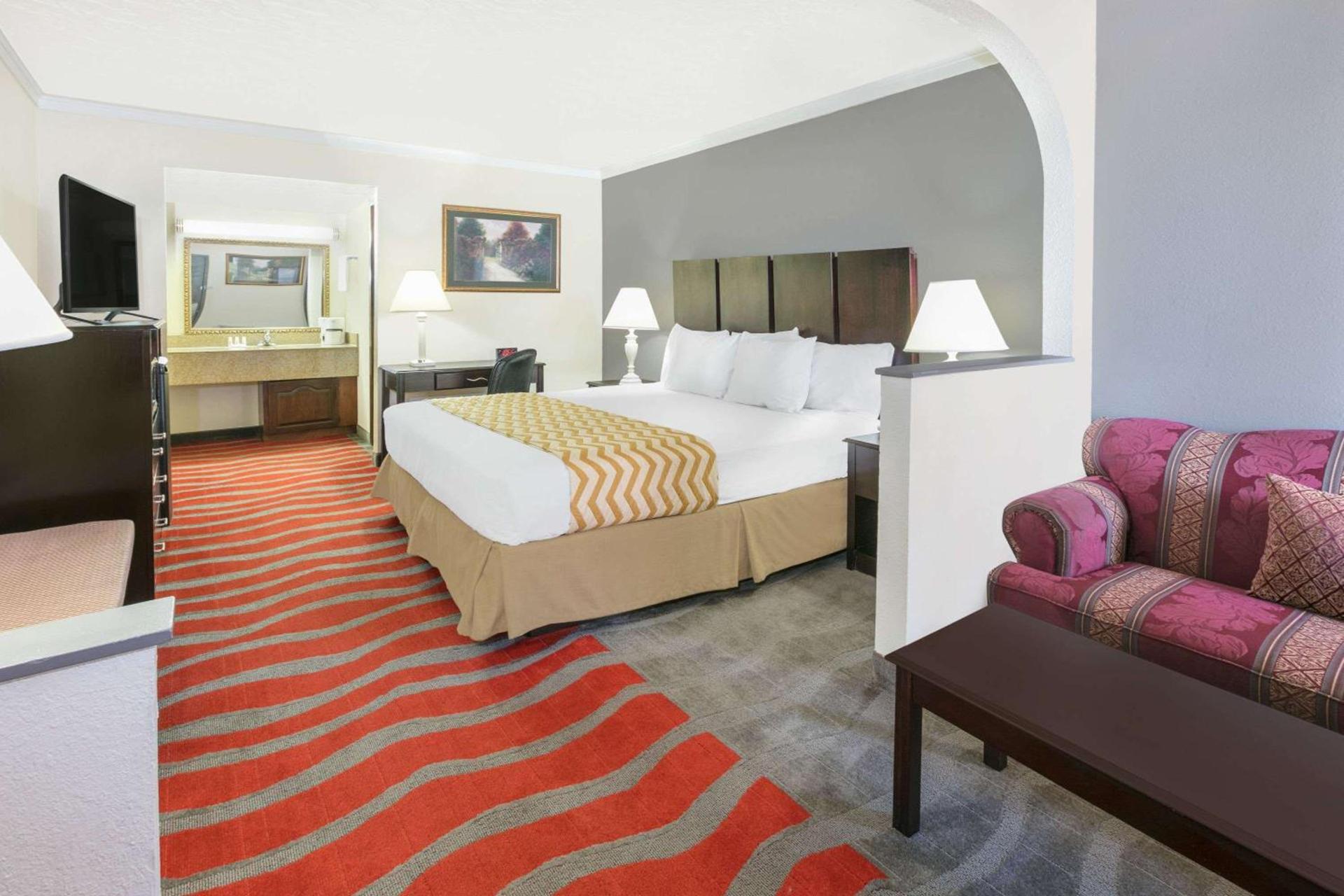 Super 8 by Wyndham Norman West OK photo 43