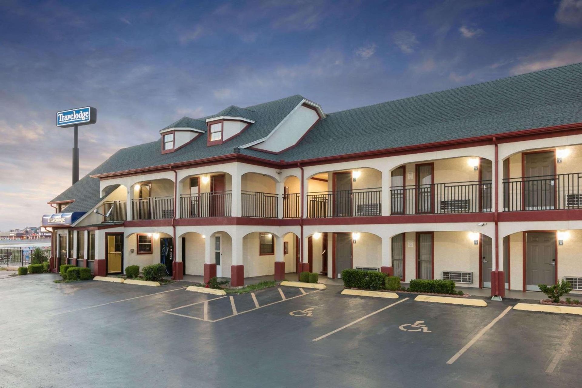 Super 8 by Wyndham Norman West OK photo 1